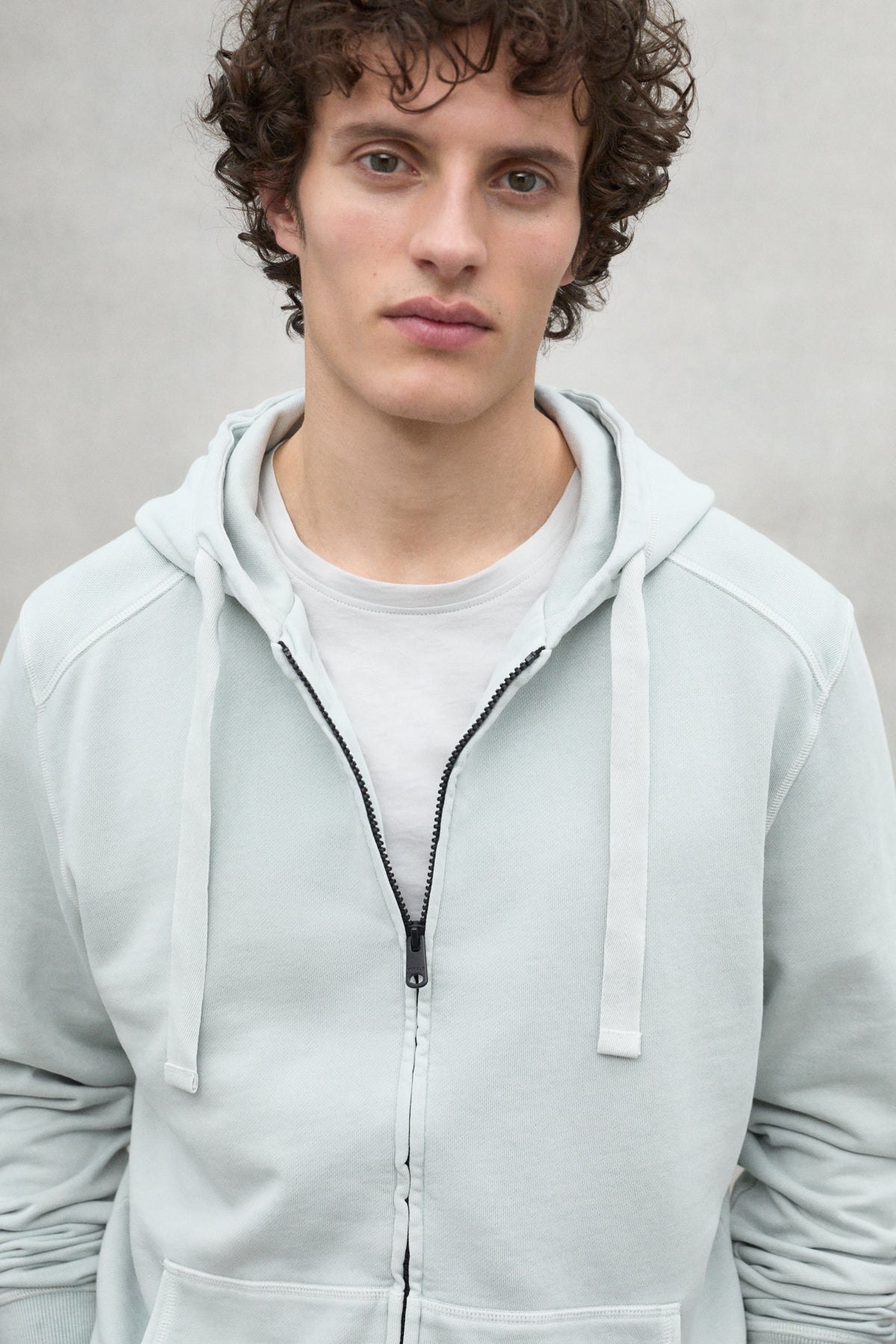 ecoalf-sudadera-rena-blanca-de-hombre-100-algod-n-reciclado-cremallera-central-y image 4