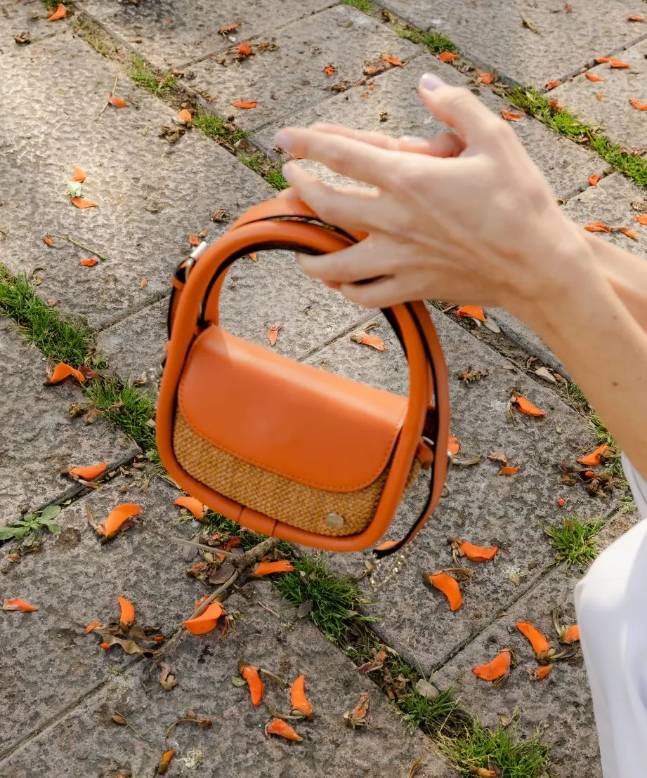 kbas-coctail-celina-bolso-de-mano-pu-y-rafia-terracota image 1