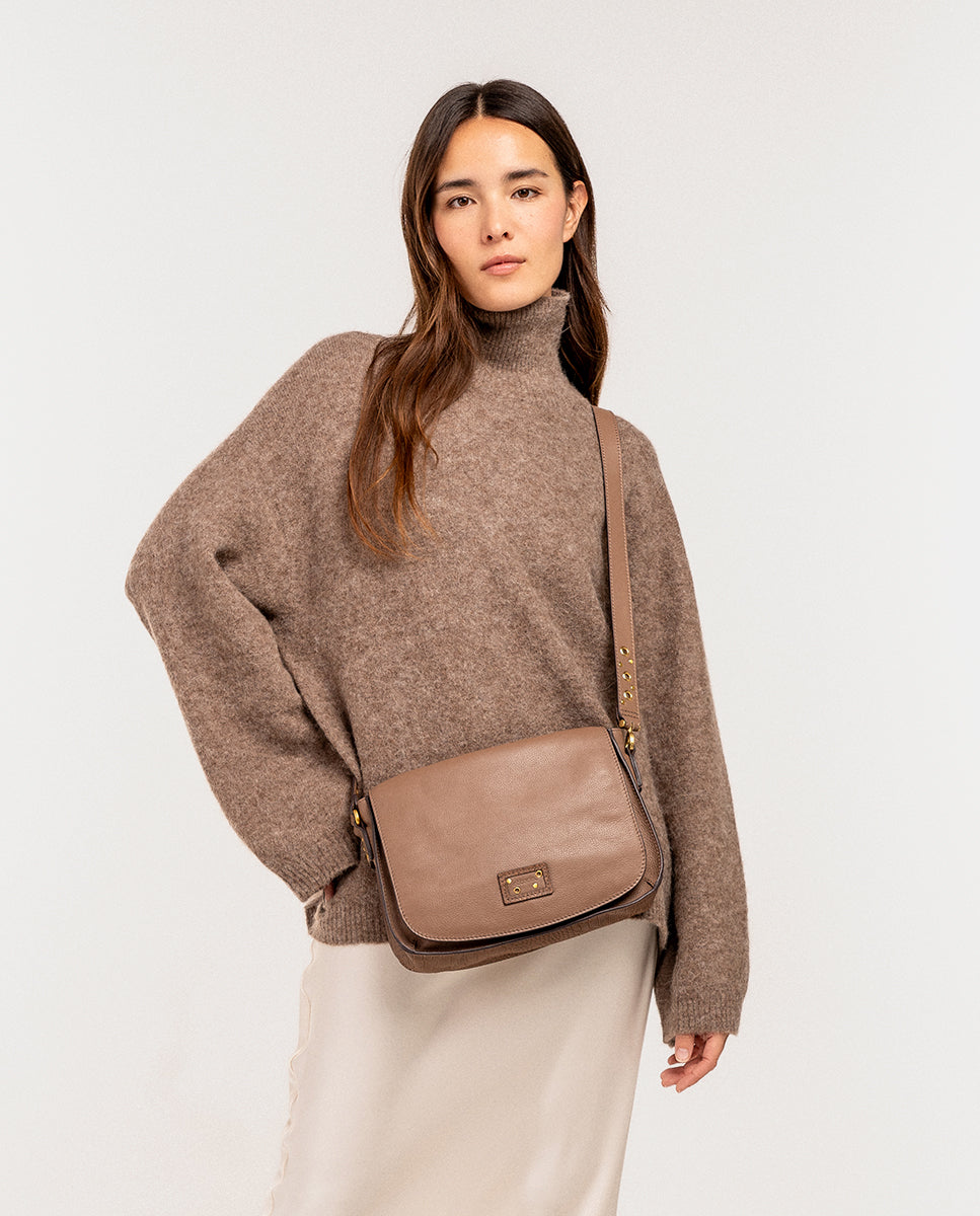 abbacino-bandolera-mujer-piel-taupe-coco-grabado image 3