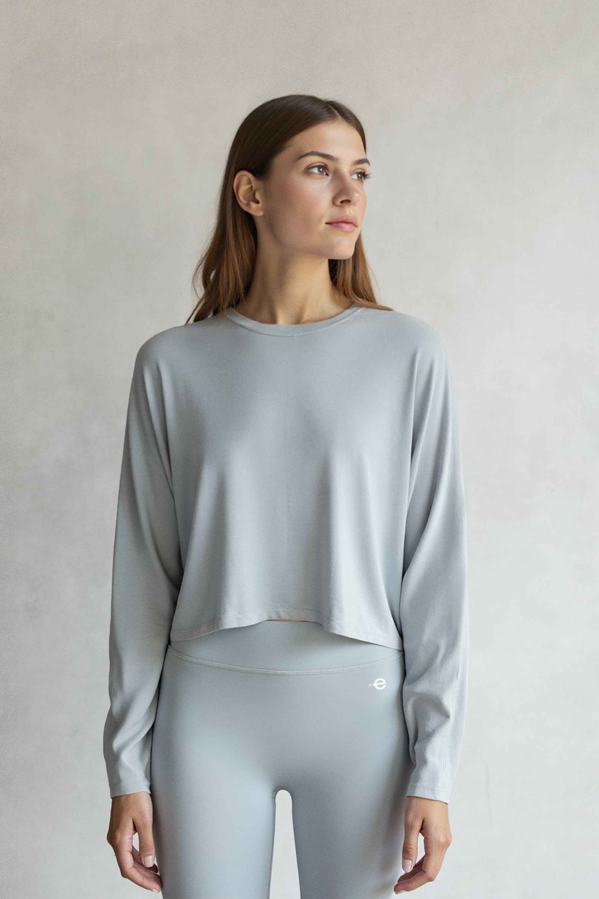 camiseta-noli-ecoalf-modal-y-elastano-gris-manga-larga-mujer image 2