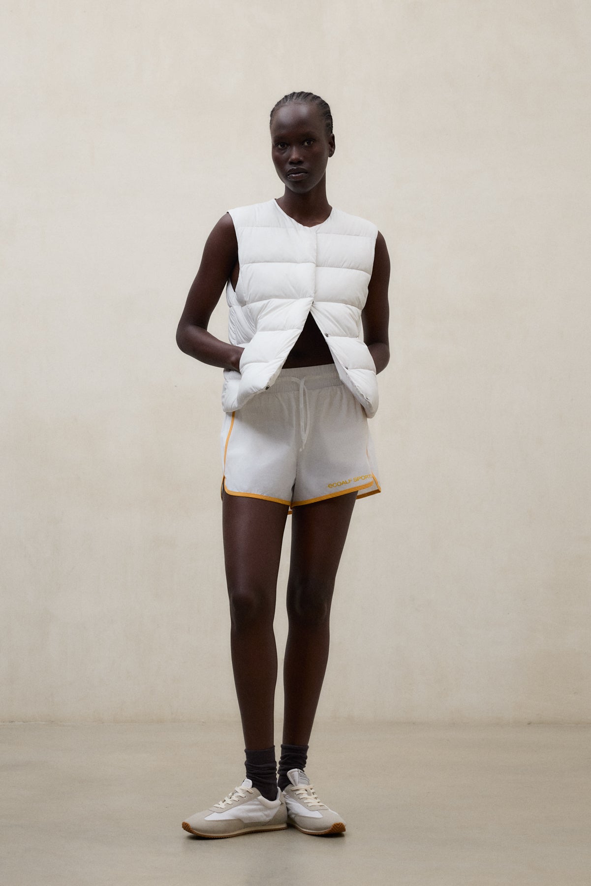 shorts-phoenix-blancos-de-mujer-ecoalf image 1