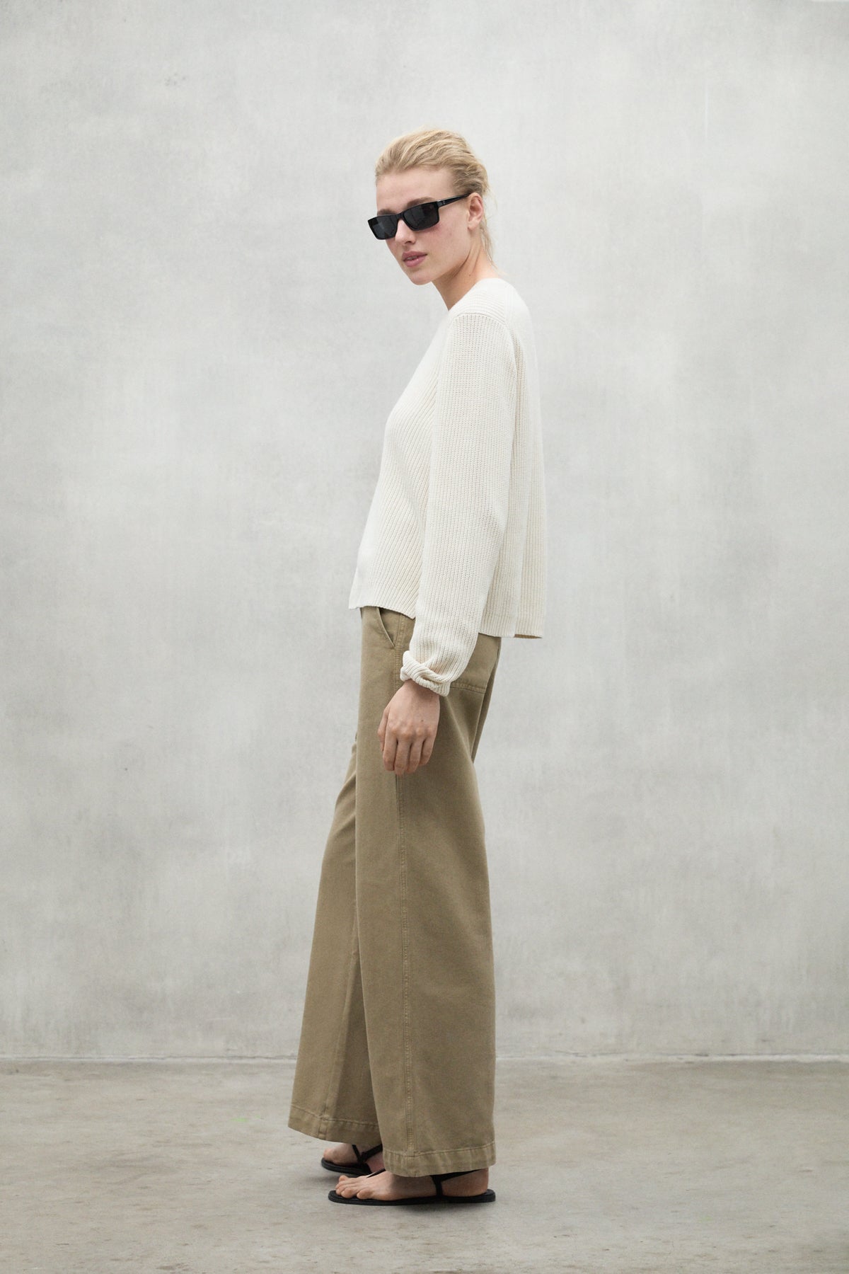 pantal-n-ecoalf-valls-khaki-de-mujer-tencel-lyocell-cintura-alta-fit-vers-til-ve image 1