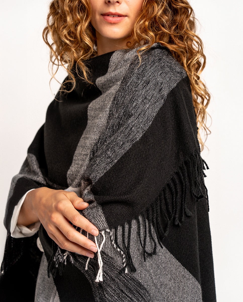 abbacino-poncho-estampado-a-rayas-negro-talla-nica image 5