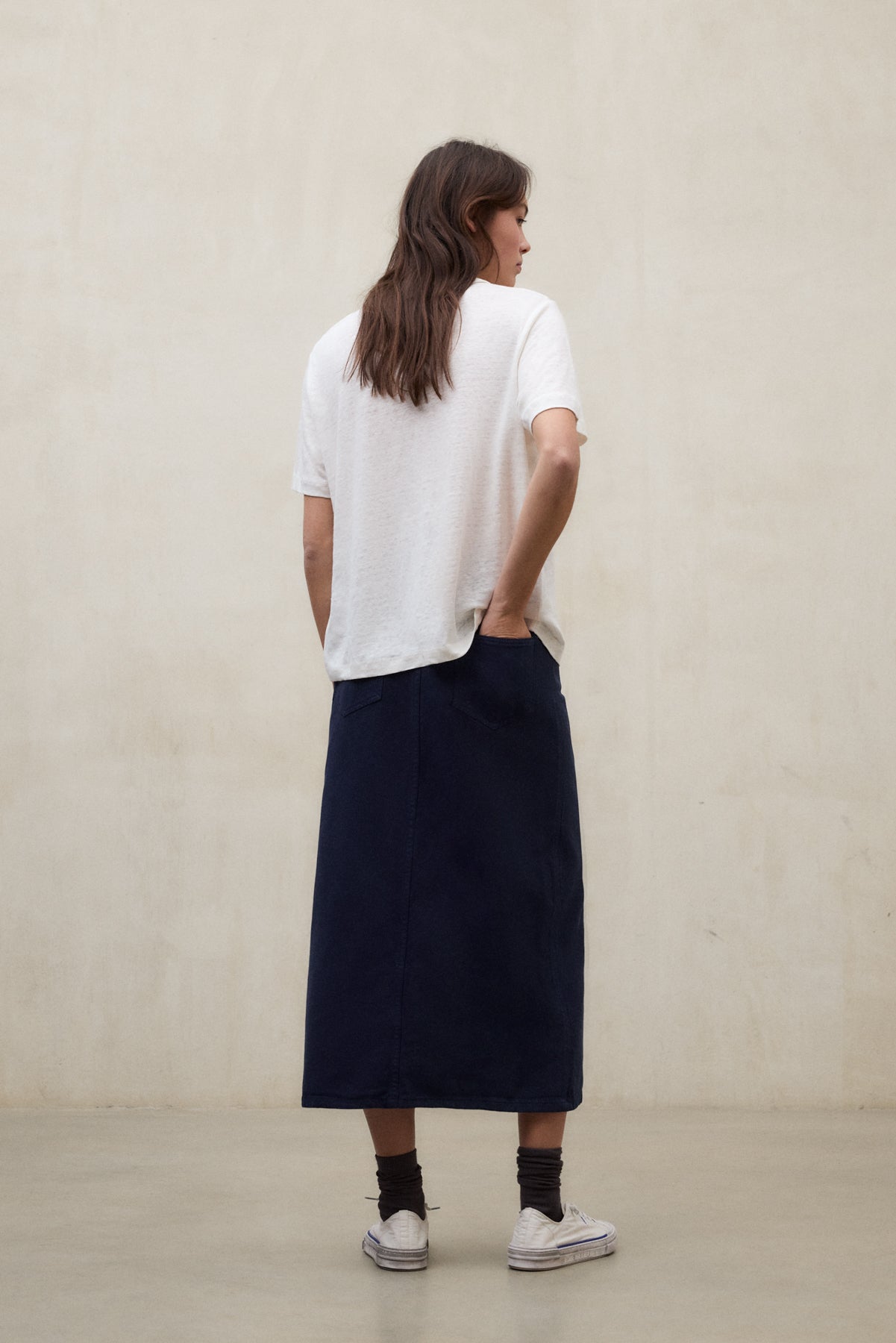 camiseta-ecoalf-troms-blanca-de-lino-para-mujer image 2