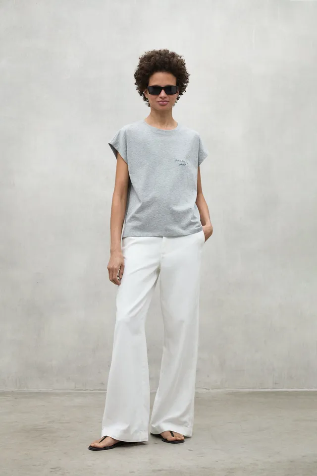 ecoalf-camiseta-namur-gris-claro-de-mujer-30-algod-n-reciclado-mensaje-because-t image 1