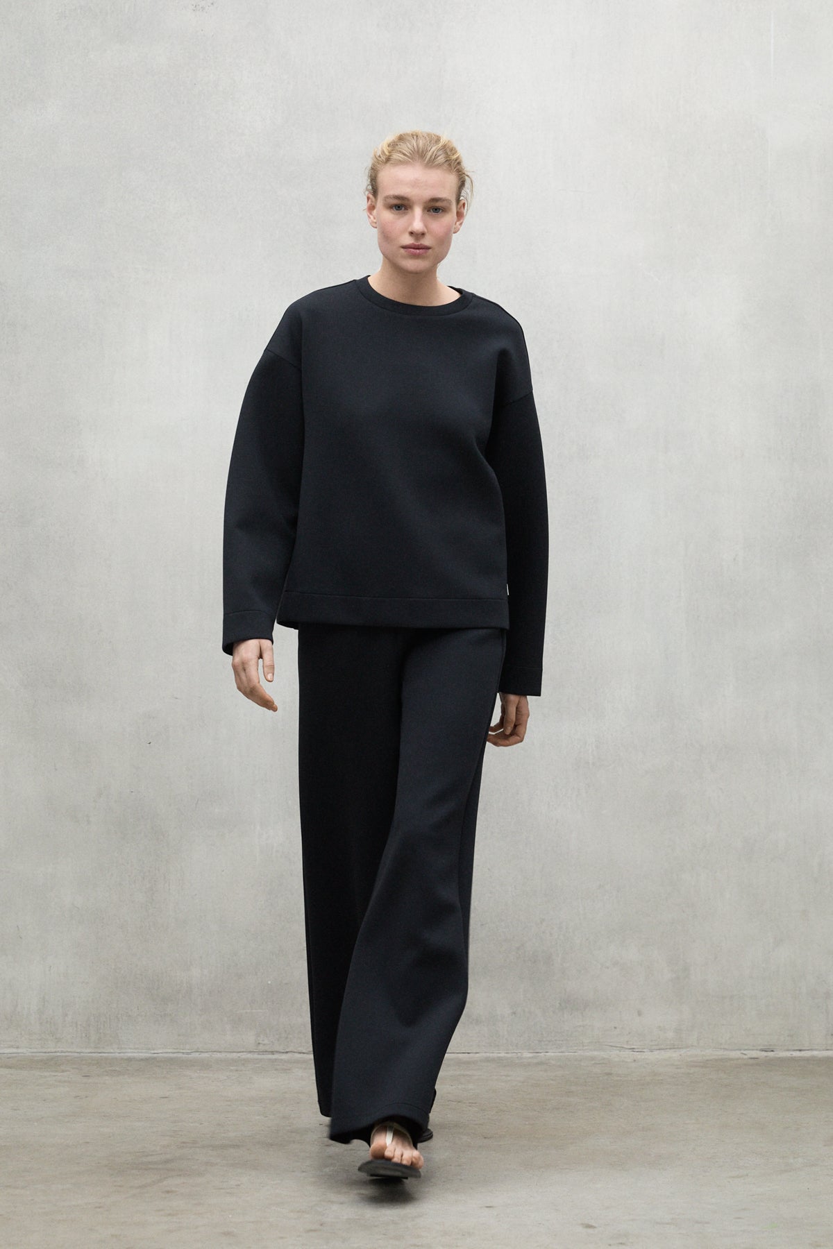 pantal-n-ecoalf-arda-negro-mujer-fit-regular-tejido-sostenible-16-lenzing-ecover image 1