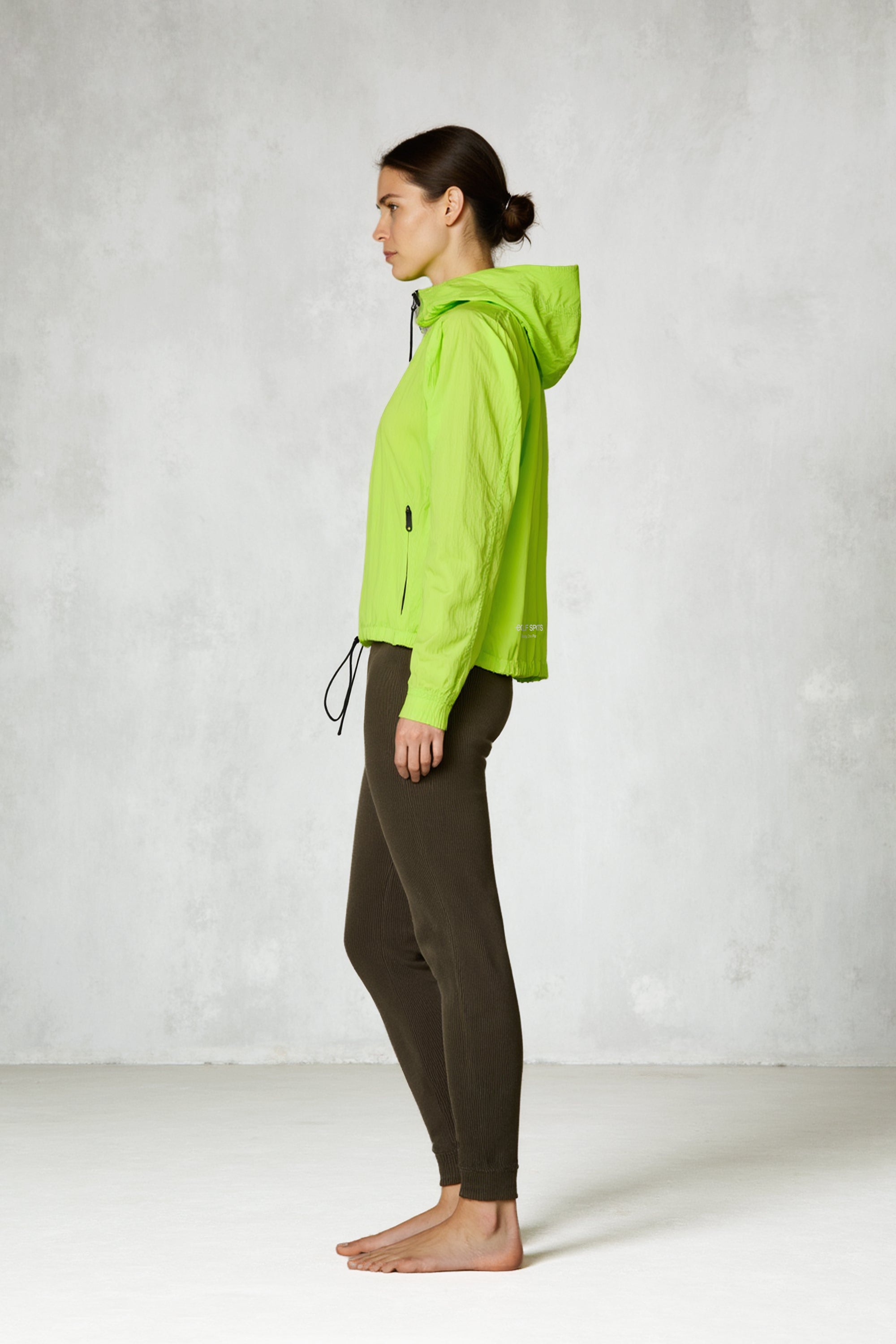 chaqueta-mott-lima-ecoalf-para-mujer-100-poliamida-reciclada-ligera-y-transpirab image 2