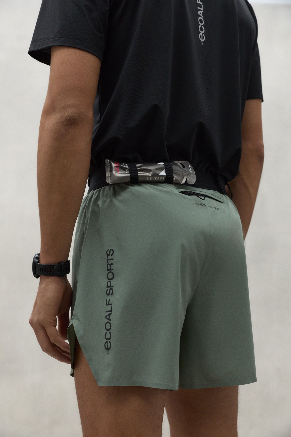 pantalones-cortos-ecoalf-barcelona-cactus-ultraligeros-running-de-larga-distanci image 3