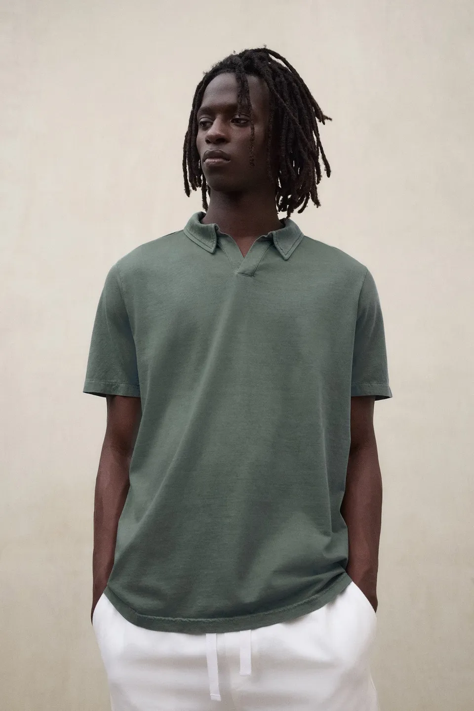 polo-ecoalf-enzo-verde-de-hombre-100-algod-n-reciclado-fit-regular-y-cuello-john image 1