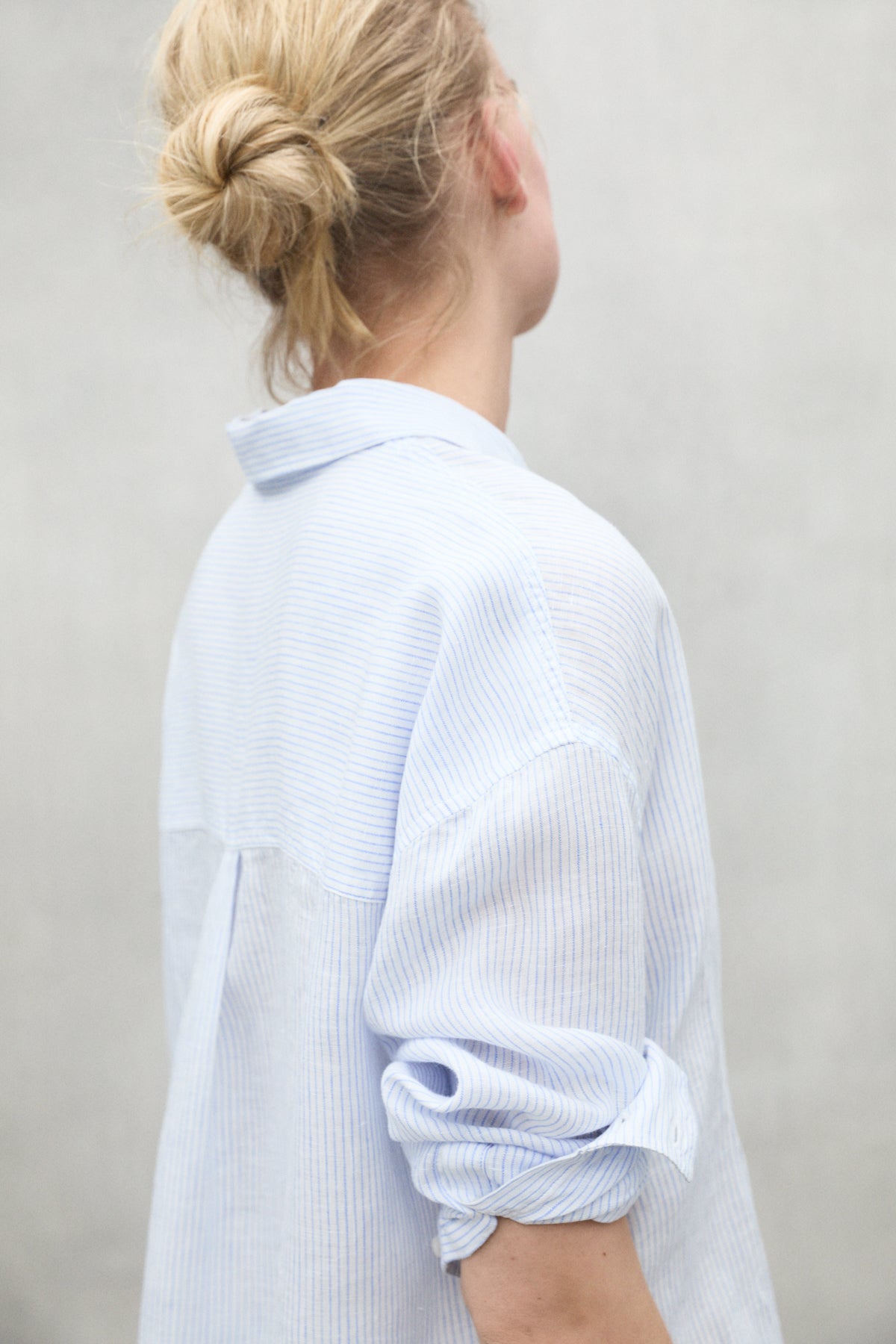 ecoalf-camisa-a-rayas-de-lino-daria-azul-claro-de-mujer image 7