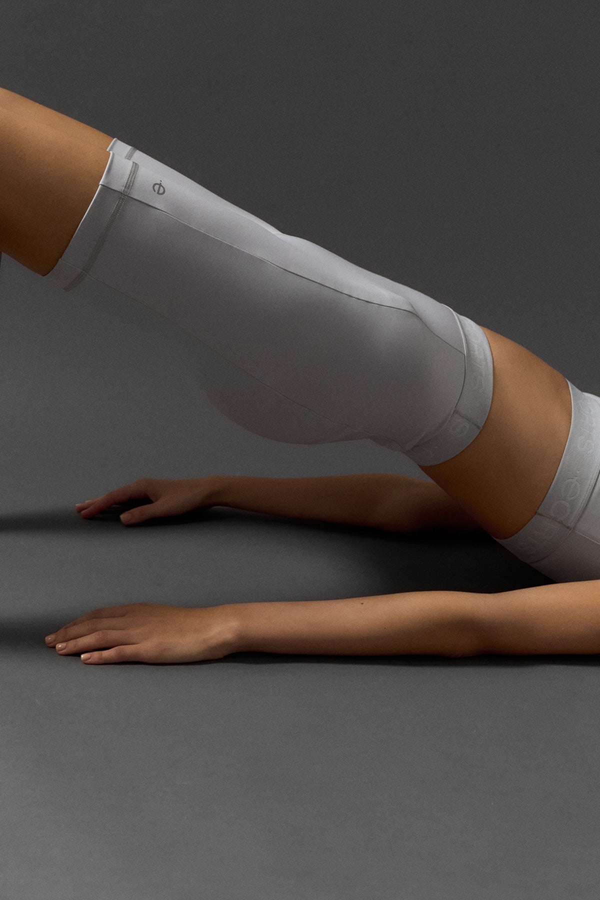 ecoalf-leggings-cortos-rome-grises-malla-deportiva-compresiva-de-poliamida-recic image 4