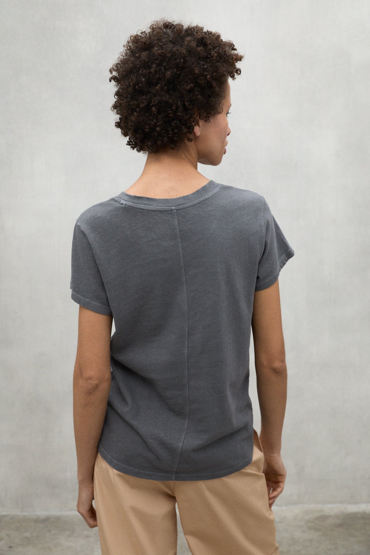 camiseta-ecoalf-lane-gris-oscuro-para-mujer image 3