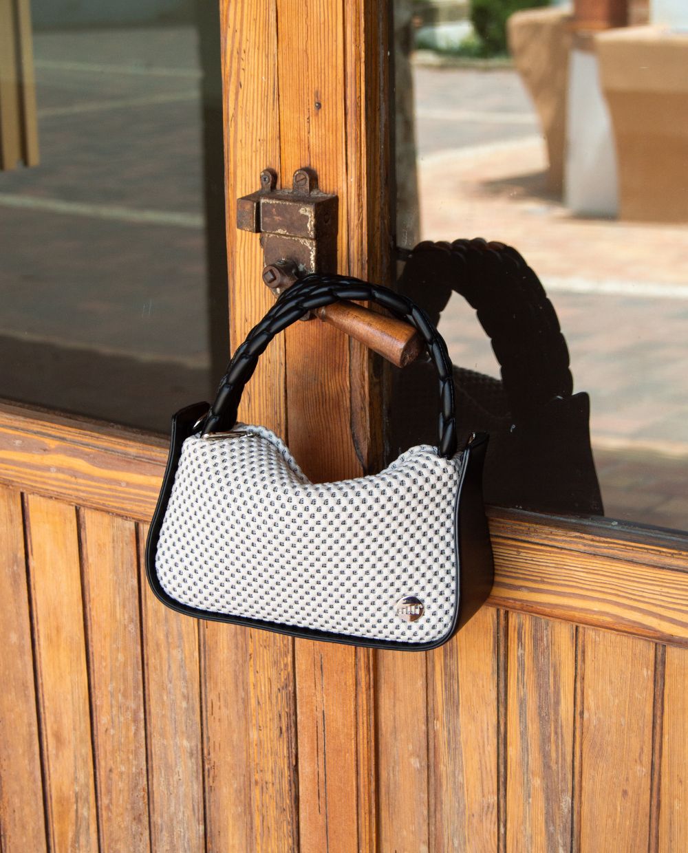 bolso-de-mano-kbas-cocktail-maido-de-poli-ster-beige image 1