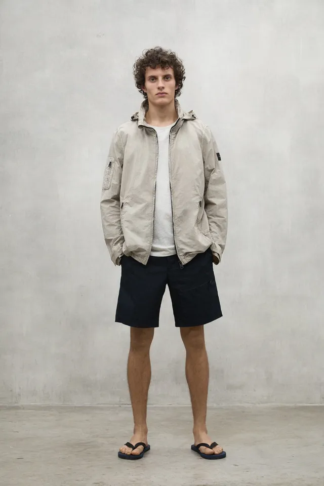 ecoalf-chaqueta-rigi-beige-para-hombre-72-poliamida-reciclada-capucha-plegada-y- image 1