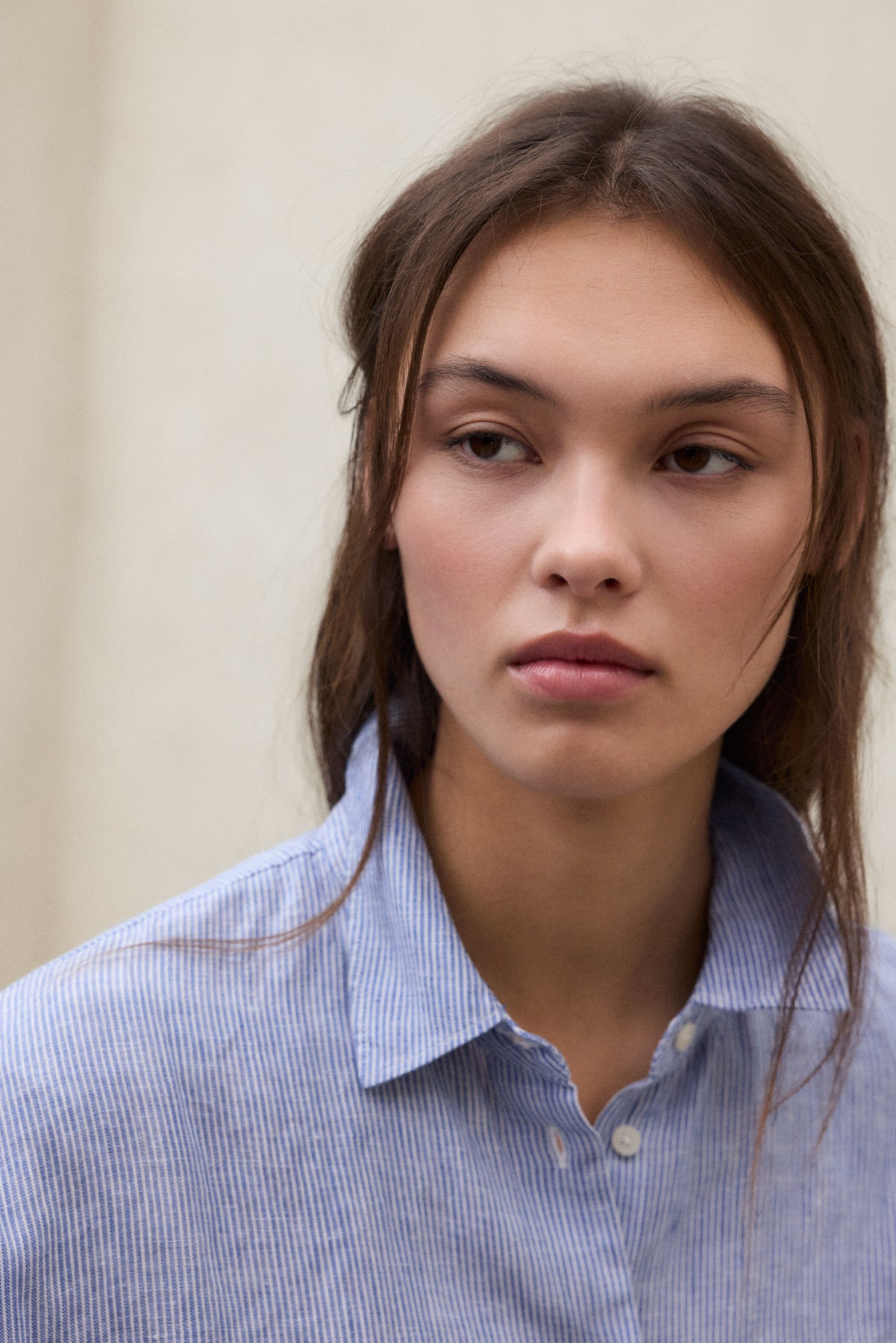 camisa-melania-a-rayas-ecoalf-azul-lino-oversize image 6