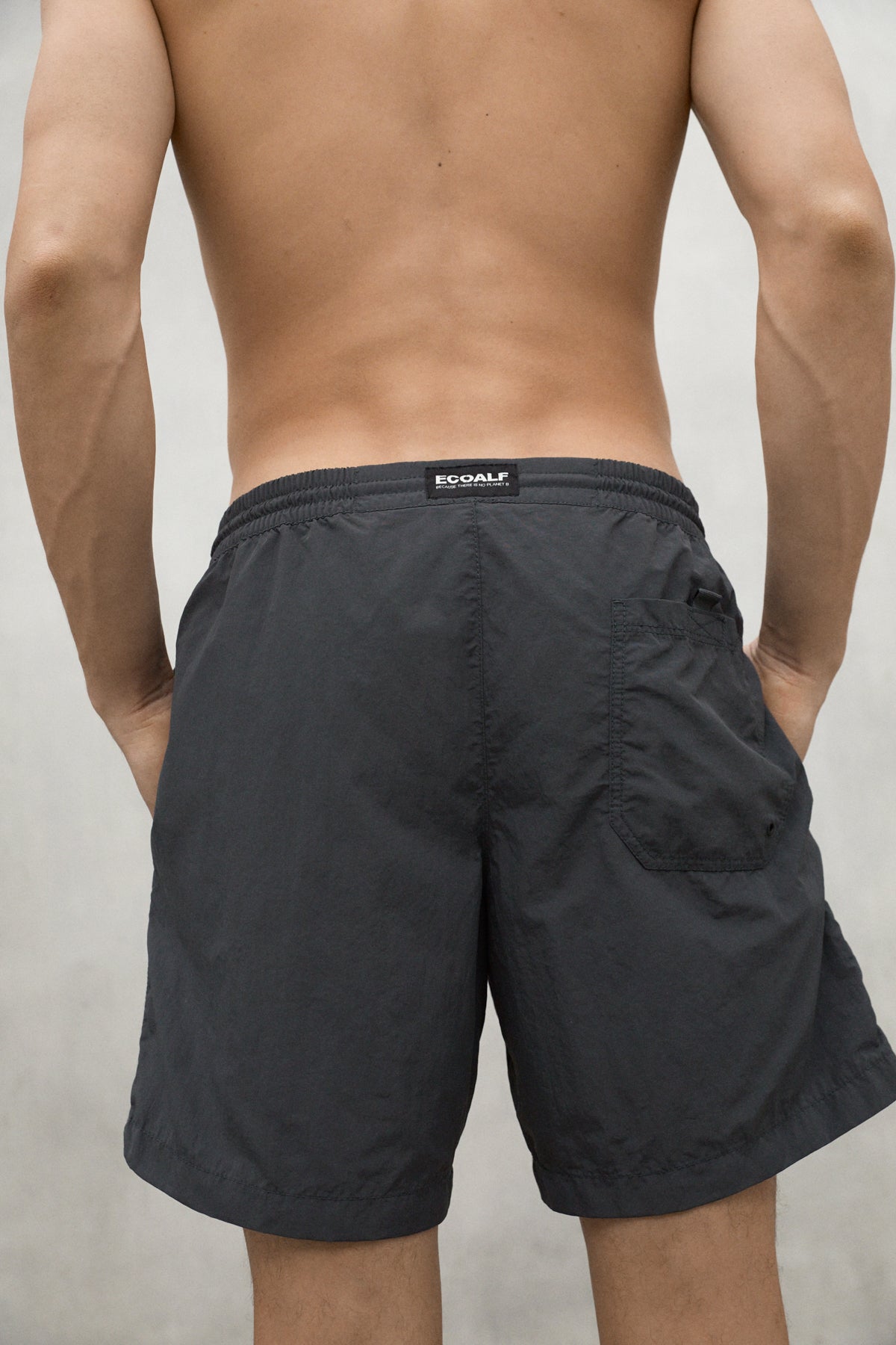 traje-de-ba-o-ecoalf-lanai-gris-oscuro-para-hombre-poliamida-reciclada-estampado image 3