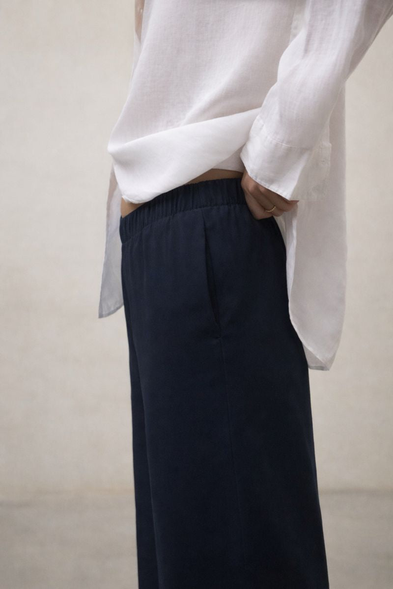 ecoalf-pantalones-moss-azul-marino-de-mujer-70-algod-n-org-nico-fit-relajado image 2