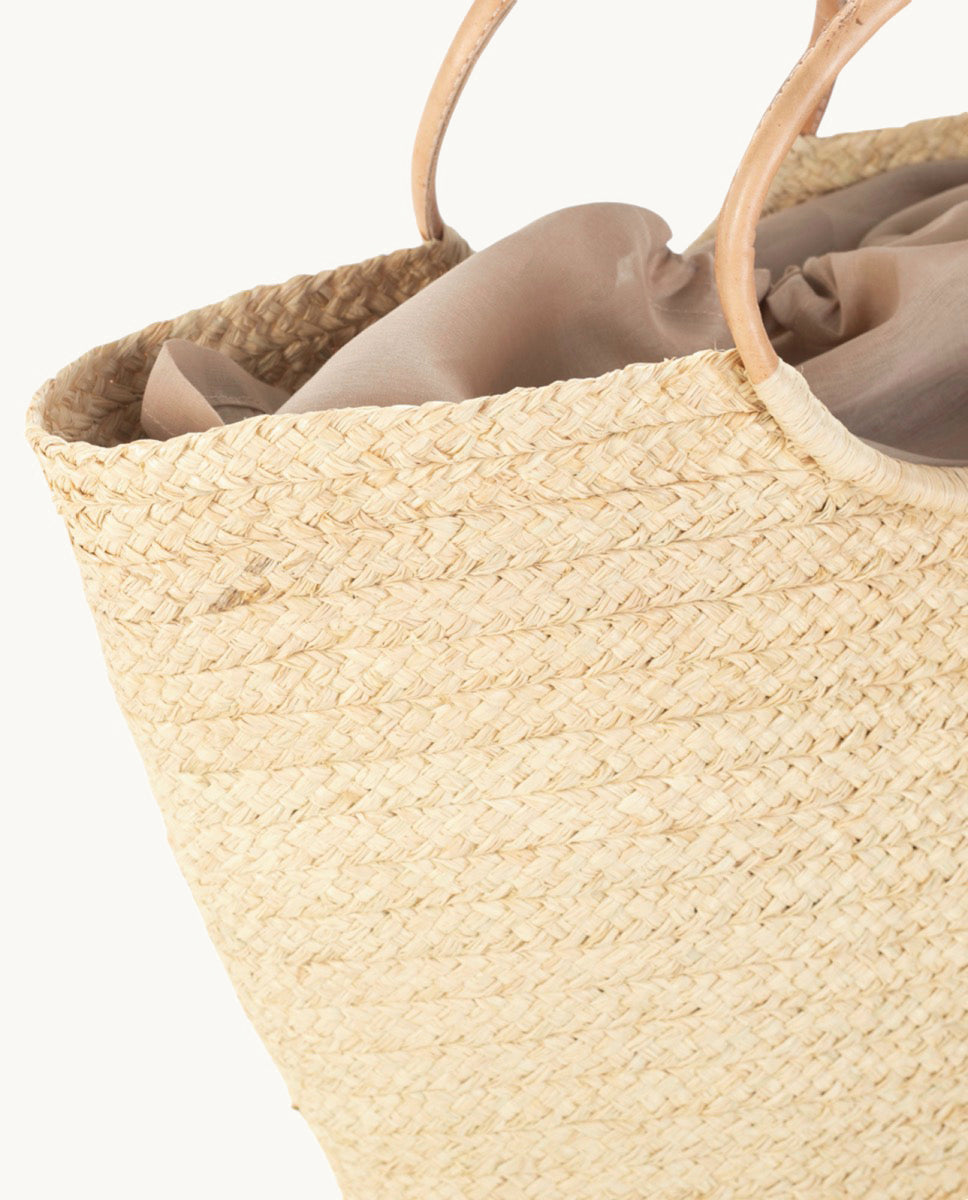 bolso-capazo-kbas-de-rafia-natural-con-asas-de-cuero-y-cierre-saco-color-natural image 3