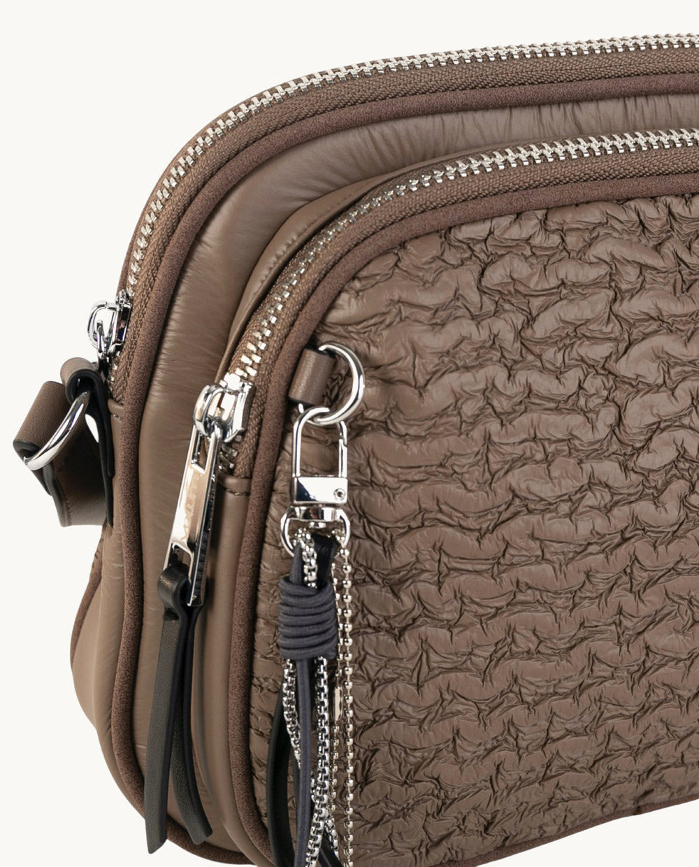 kbas-bandolera-urban-spiga-de-piel-sint-tica-color-taupe-26x12x19-cm-cierre-crem image 3