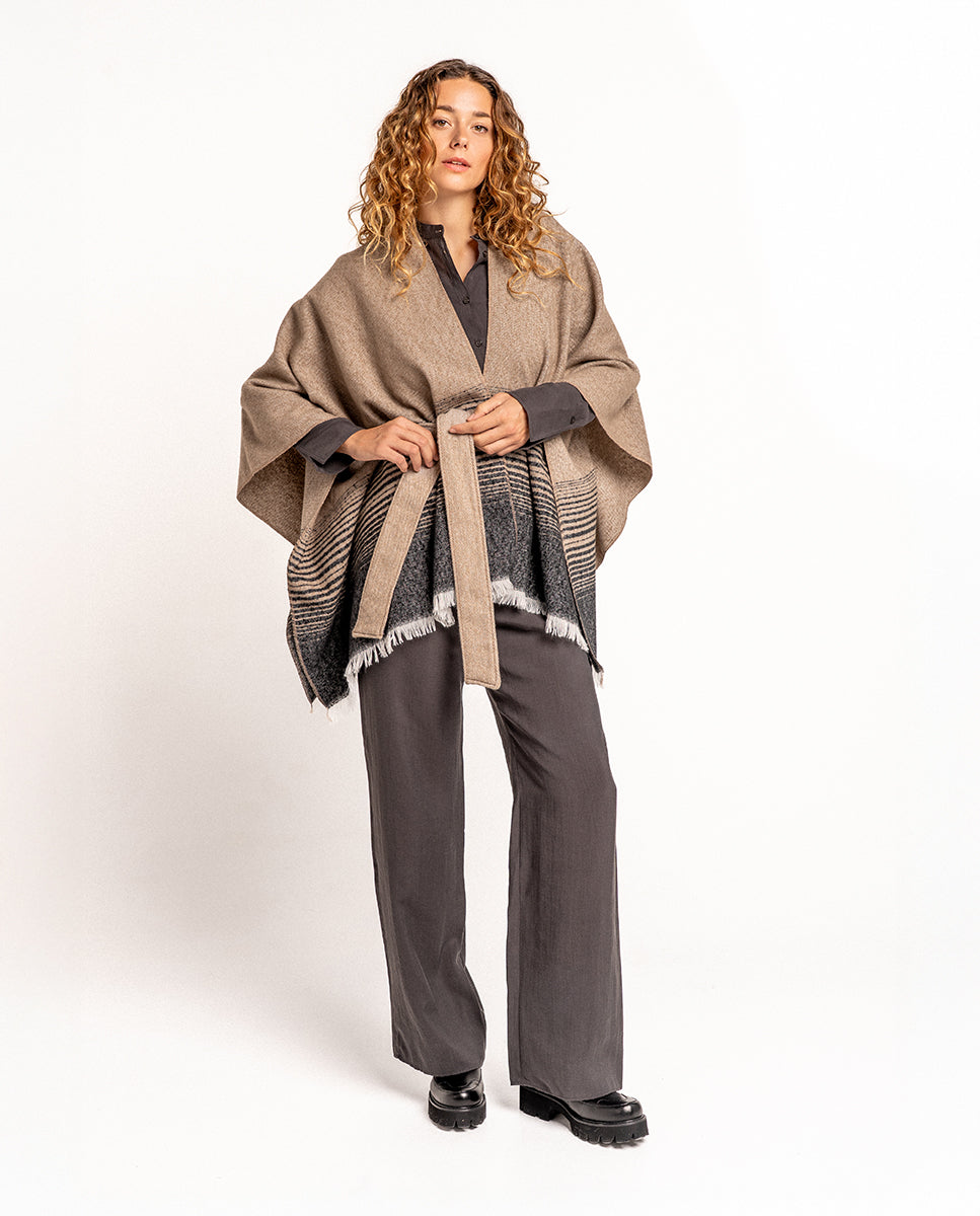 poncho-abbacino-con-lazada-marr-n-degradado image 4