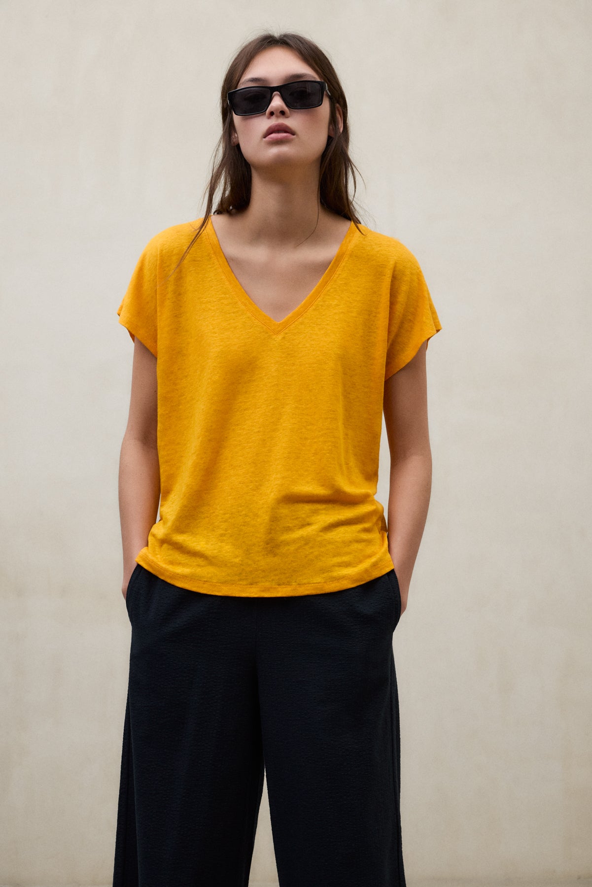 camiseta-ecoalf-arendal-naranja-de-lino-para-mujer image 2