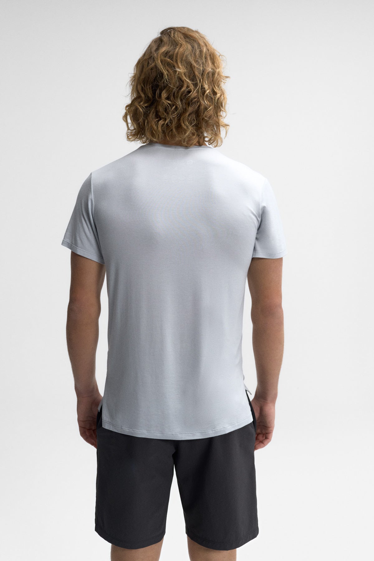 camiseta-amed-gris-ecoalf-para-hombre-micromodal-transpirable-y-ligera image 5