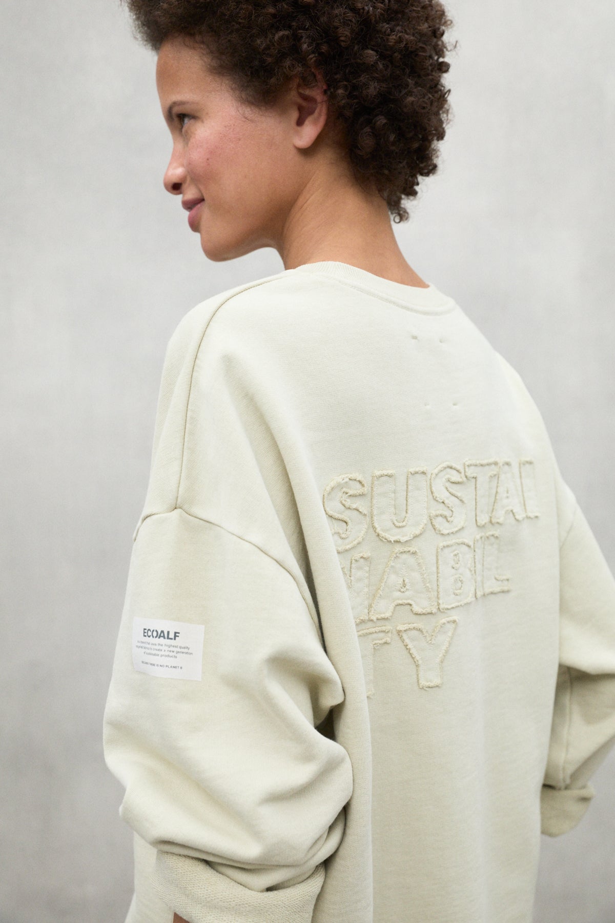 ecoalf-sudadera-sustain-amarillo-sudadera-oversize-de-algod-n-reciclado-con-mens image 4
