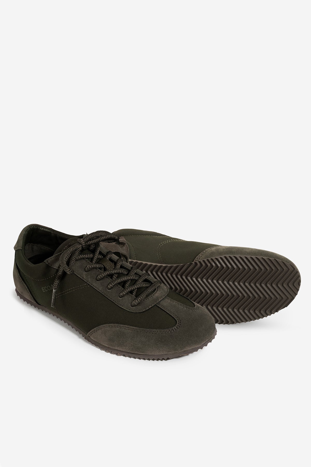 zapatilla-ecoalf-dallas-verde-de-mujer-de-poliamida-reciclada image 2