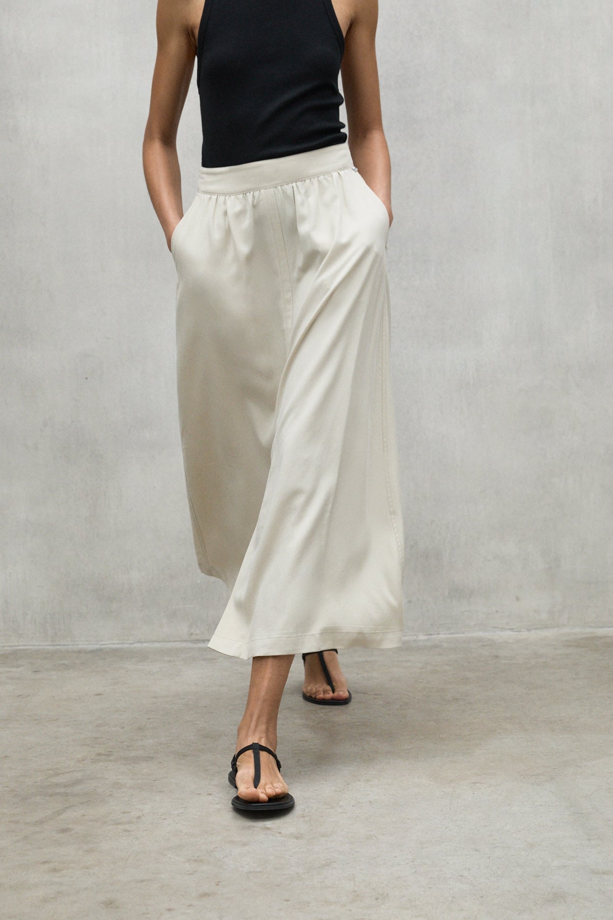 falda-yoko-beige-ecoalf-tencel-lyocell-silueta-en-a image 3