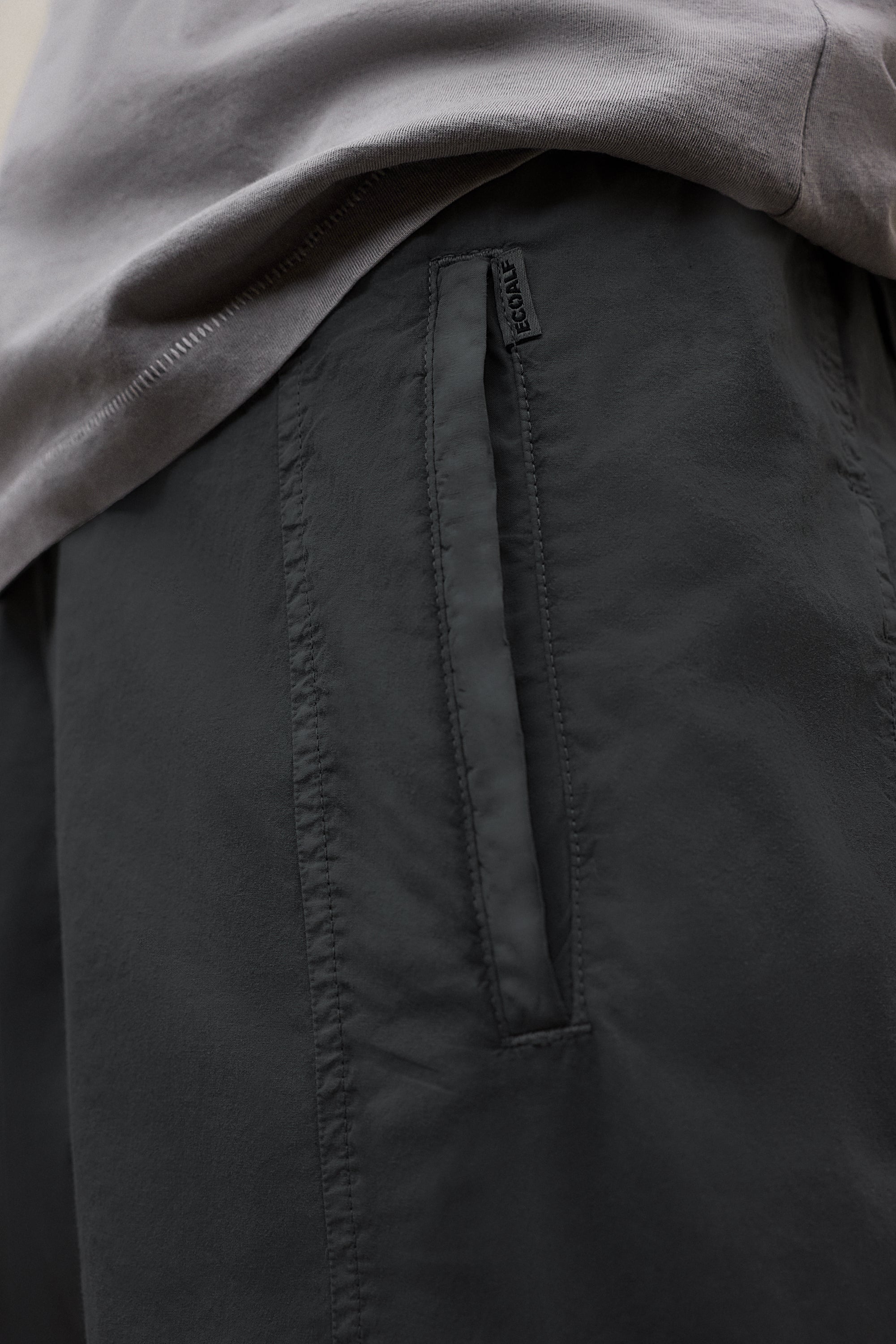 pantalones-ecoalf-ripoll-gris-para-mujer-100-algod-n-regenerativo-suavidad-super image 5