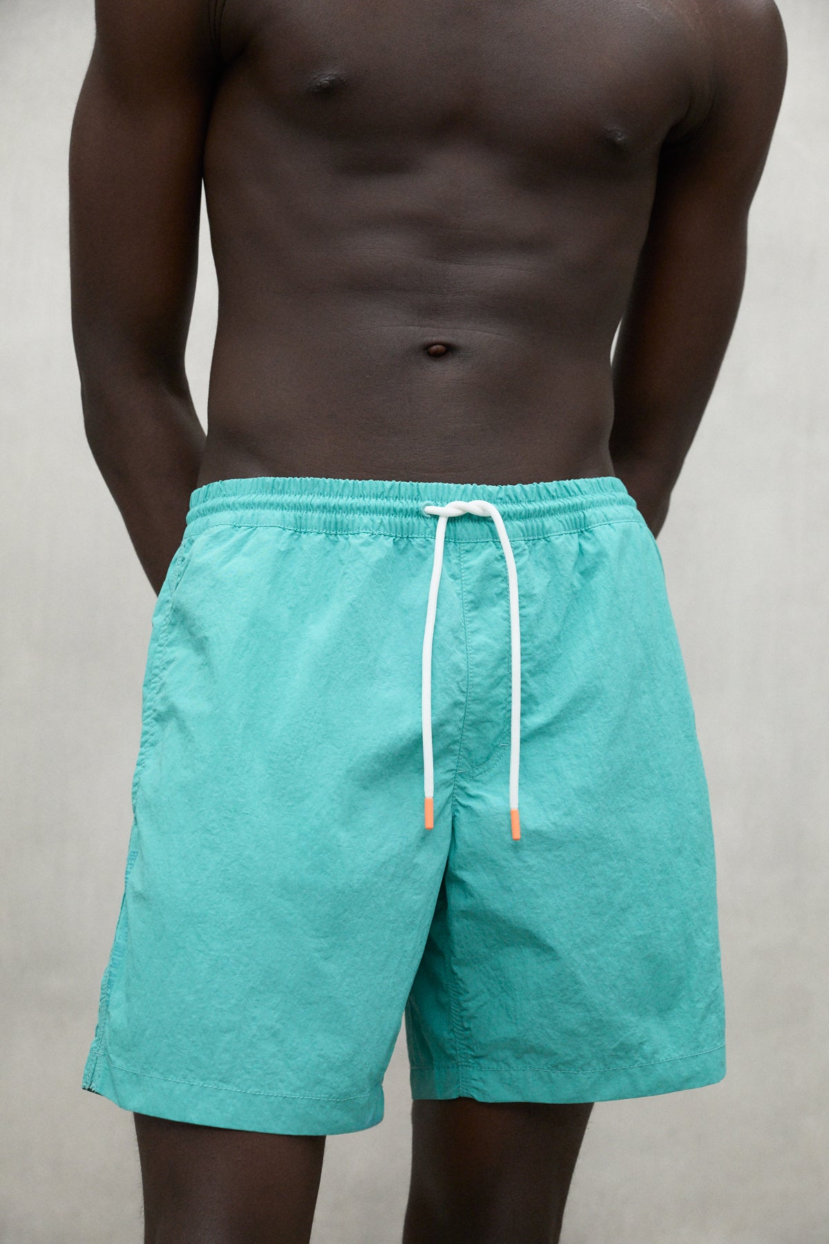 ecoalf-traje-de-ba-o-lanai-verde-agua-ba-ador-de-hombre-de-poliamida-reciclada image 3