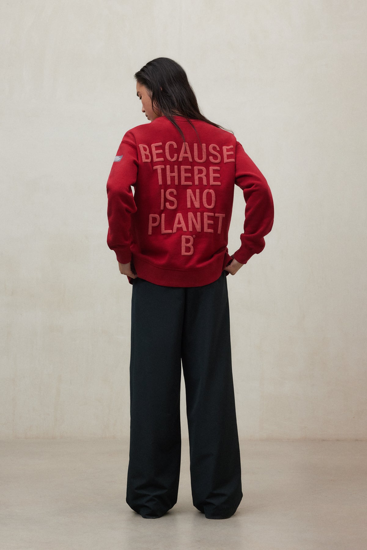 sudadera-ecoalf-storm-roja-de-algod-n-reciclado-y-org-nico-para-mujer image 2