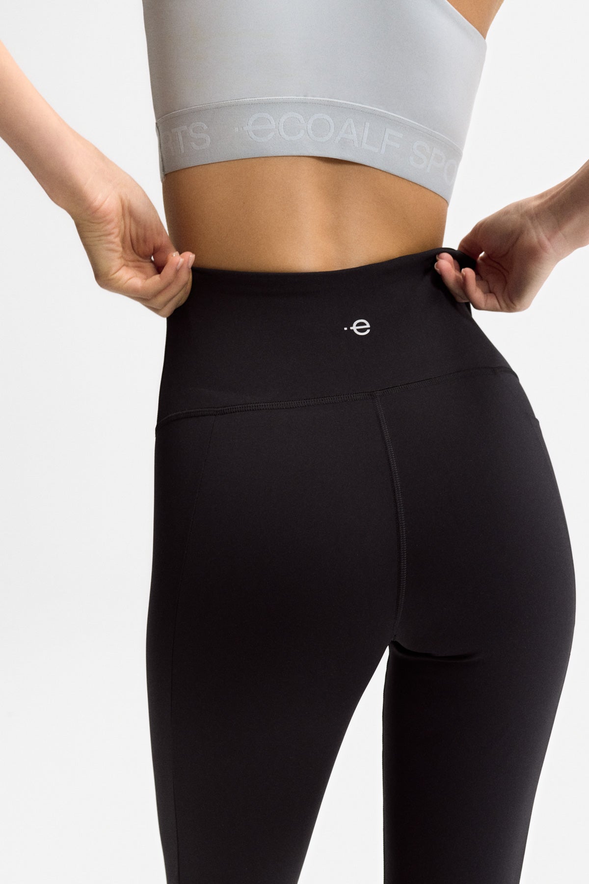 leggings-ecoalf-performance-lisbon-negros-compresivos-transpirables-mujer image 4