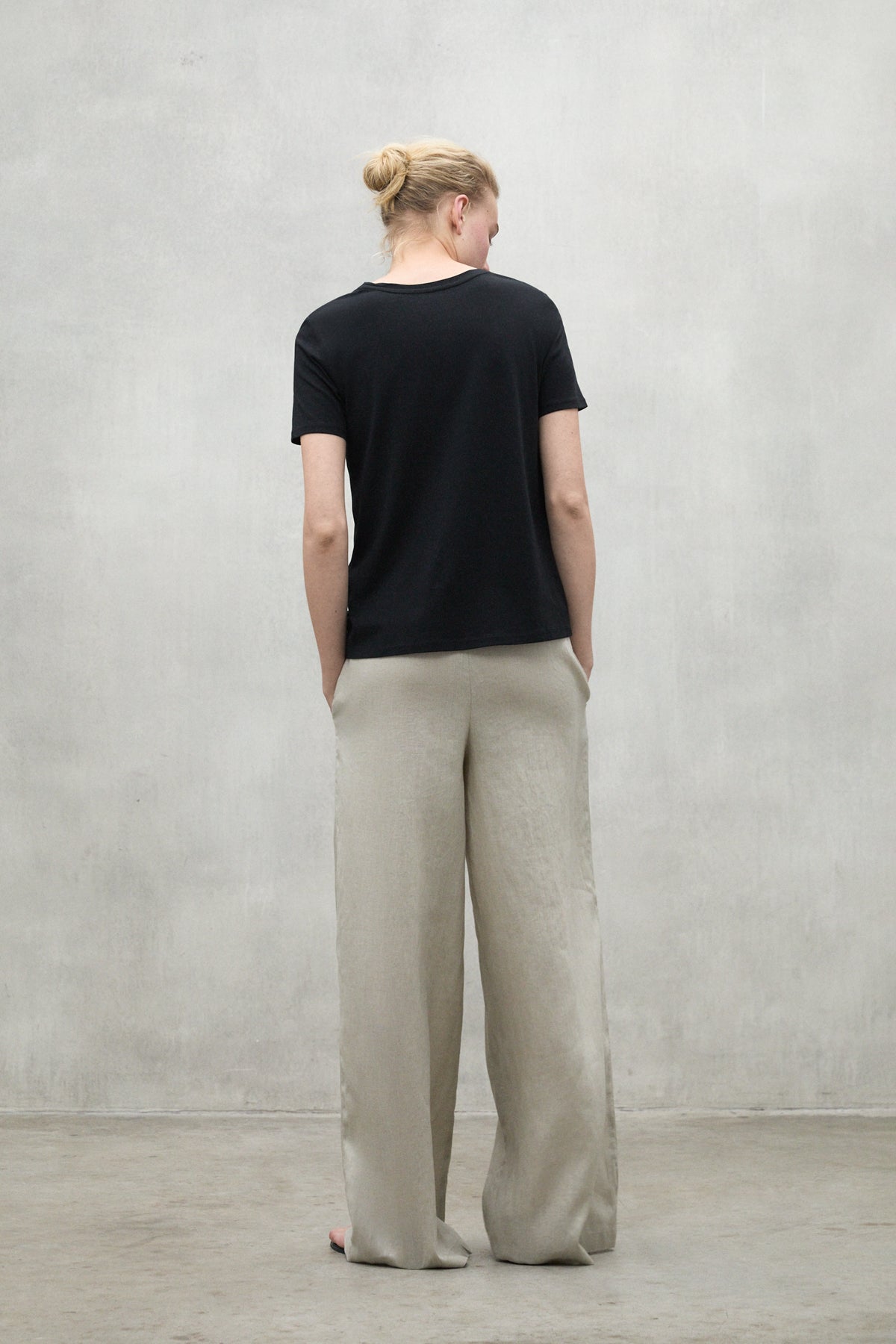 ecoalf-camiseta-lake-negra-de-algod-n-org-nico-y-tencel image 3