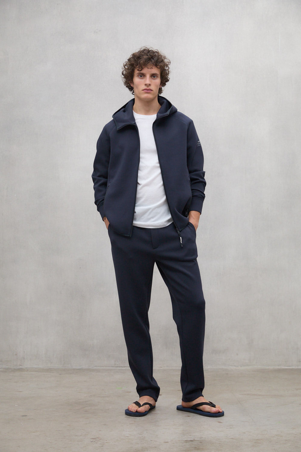 sudadera-dashen-de-ecoalf-lenzing-ecovero-azul-marino-hombre image 1