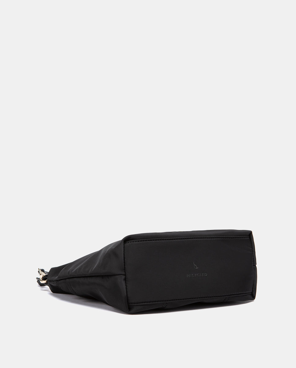 abbacino-organizador-negro-materiales-reciclados-con-bandolera image 4
