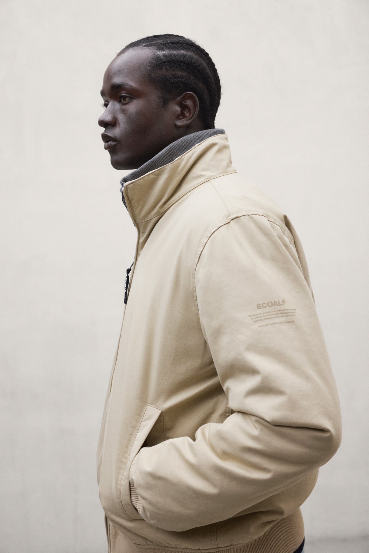 ecoalf-chaqueta-nizo-beige-100-algod-n-reciclado-fit-regular-bolsillos-con-crema image 4