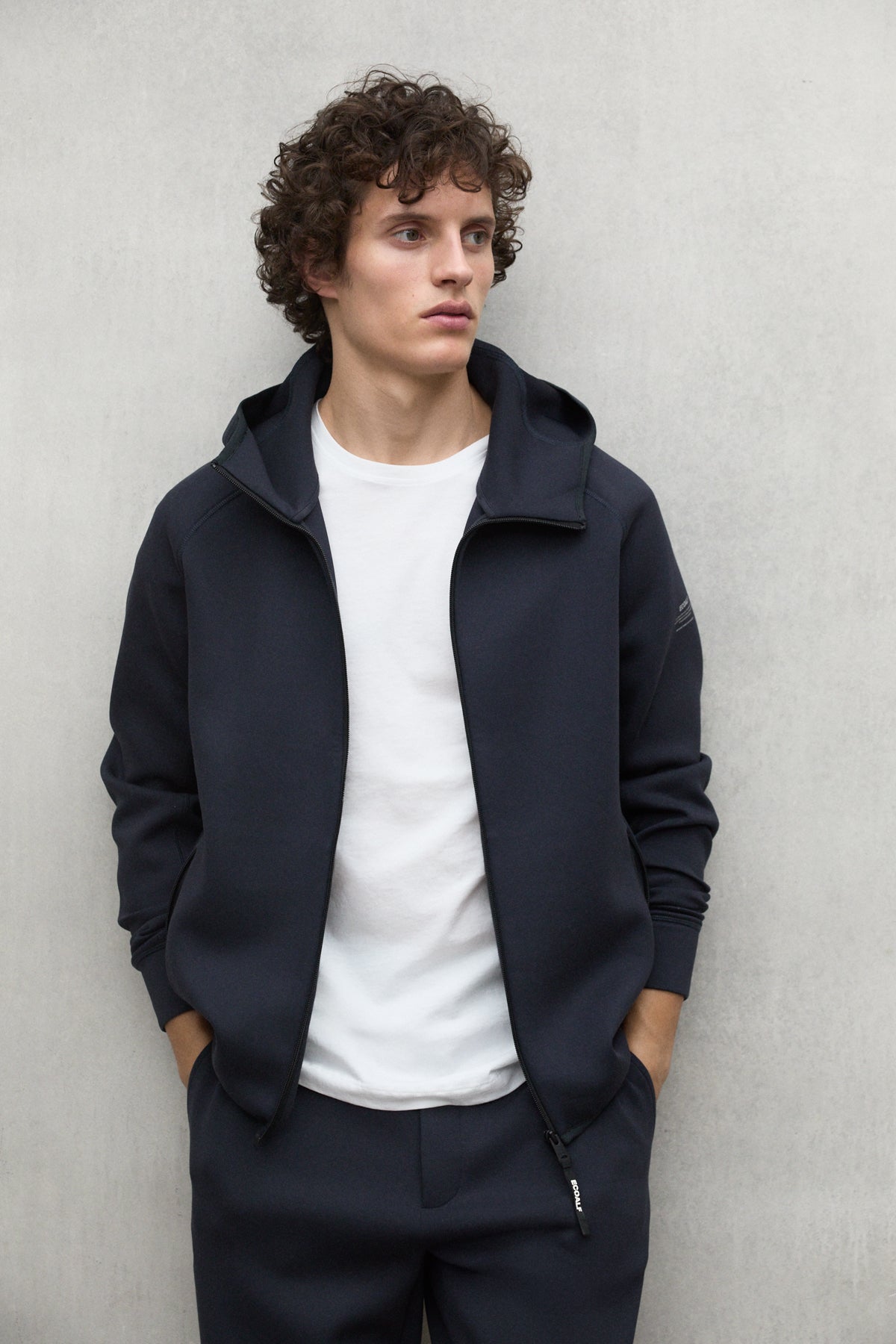 sudadera-dashen-de-ecoalf-lenzing-ecovero-azul-marino-hombre image 3