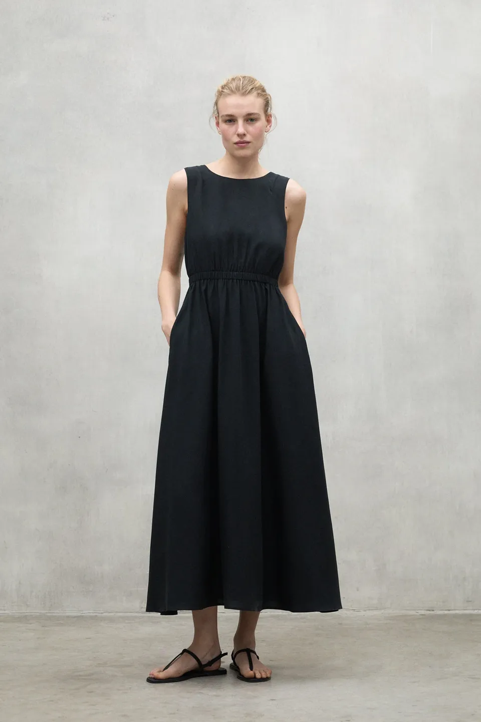 ecoalf-vestido-karl-negro-de-mujer-tencel-lyocell-con-espalda-abierta image 1