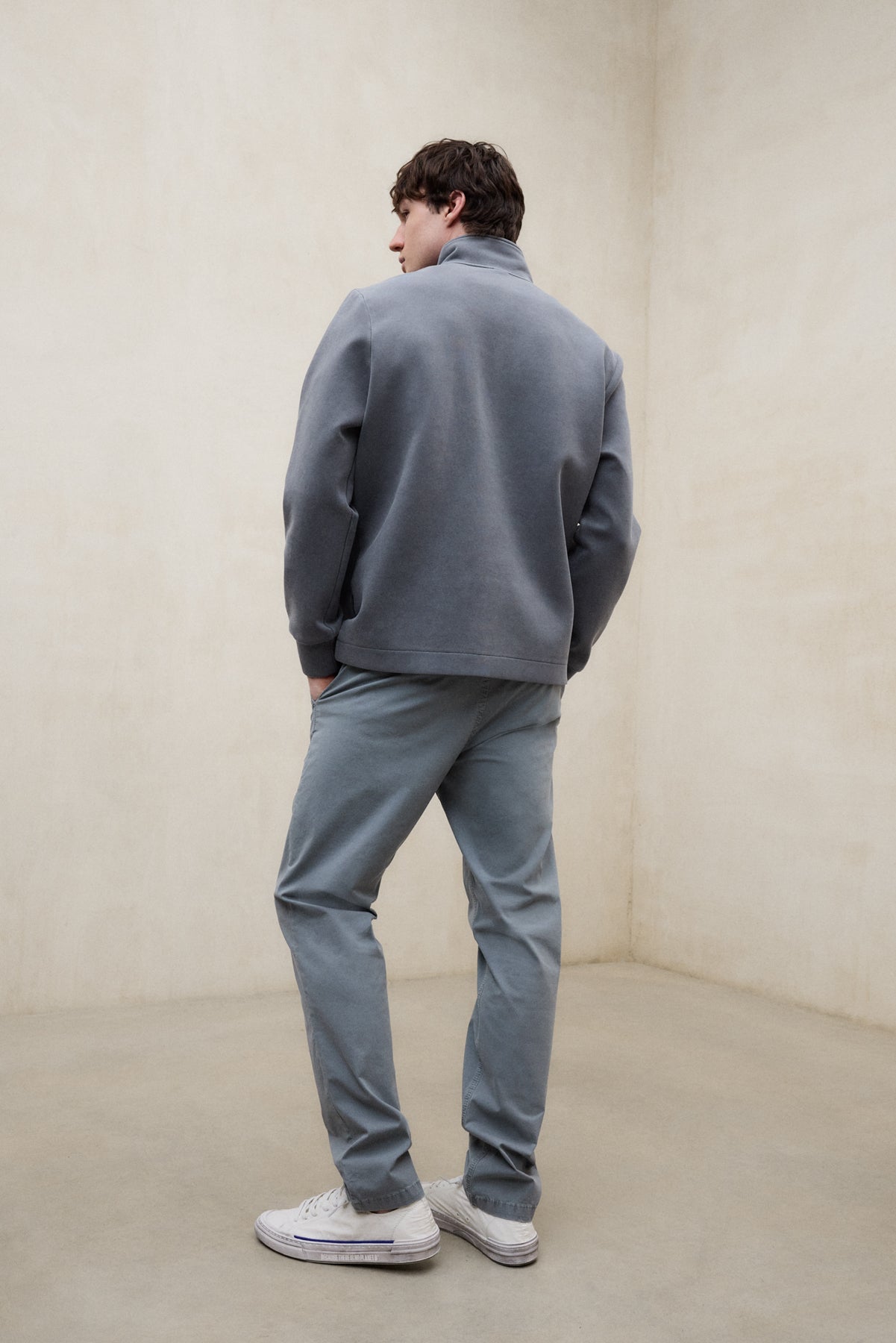 sudadera-de-neopreno-alex-de-ecoalf-para-hombre-gris-oscuro-cuello-alto-y-cremal image 3