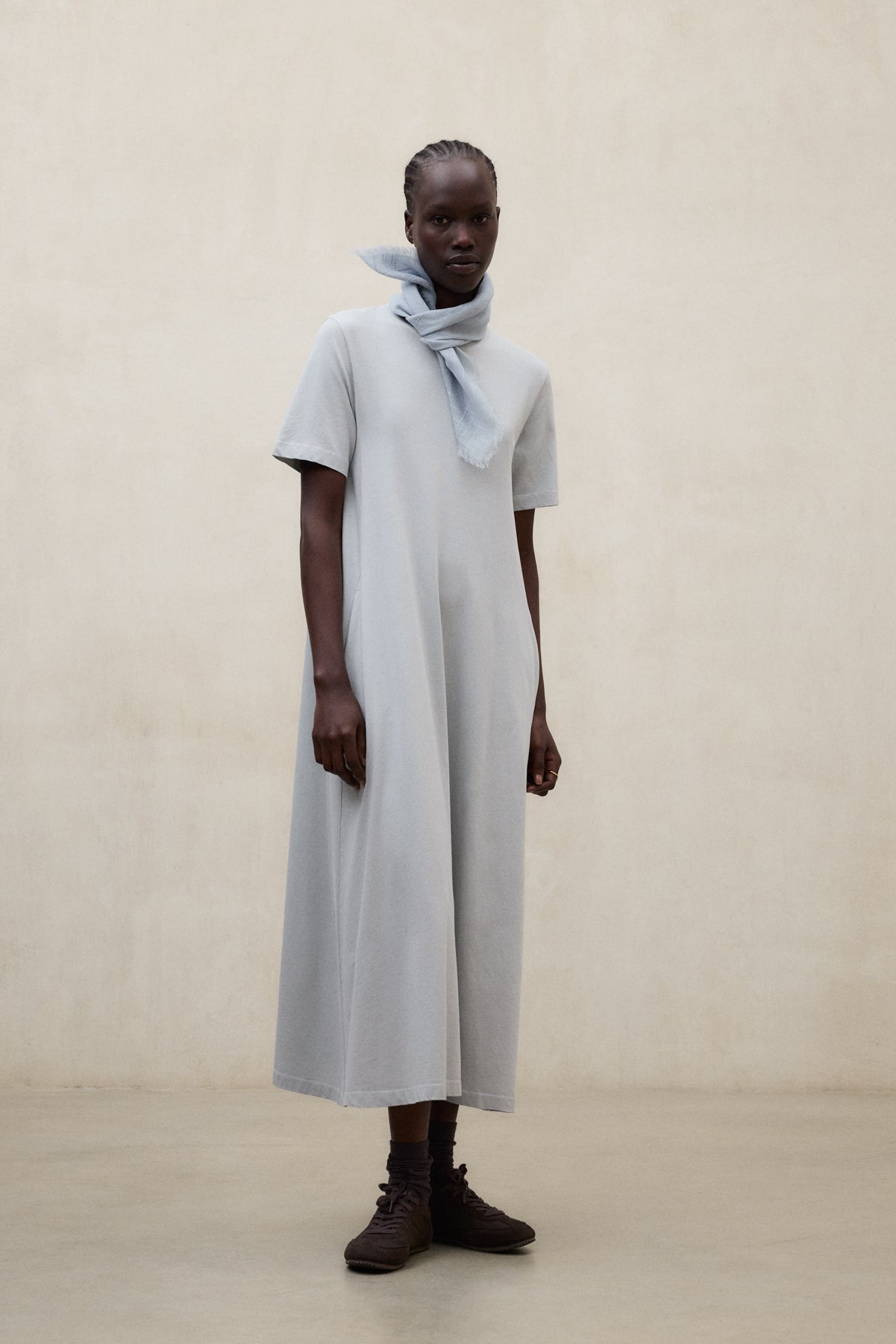 vestido-elettra-de-ecoalf-algod-n-org-nico-fit-relajado-gris image 1