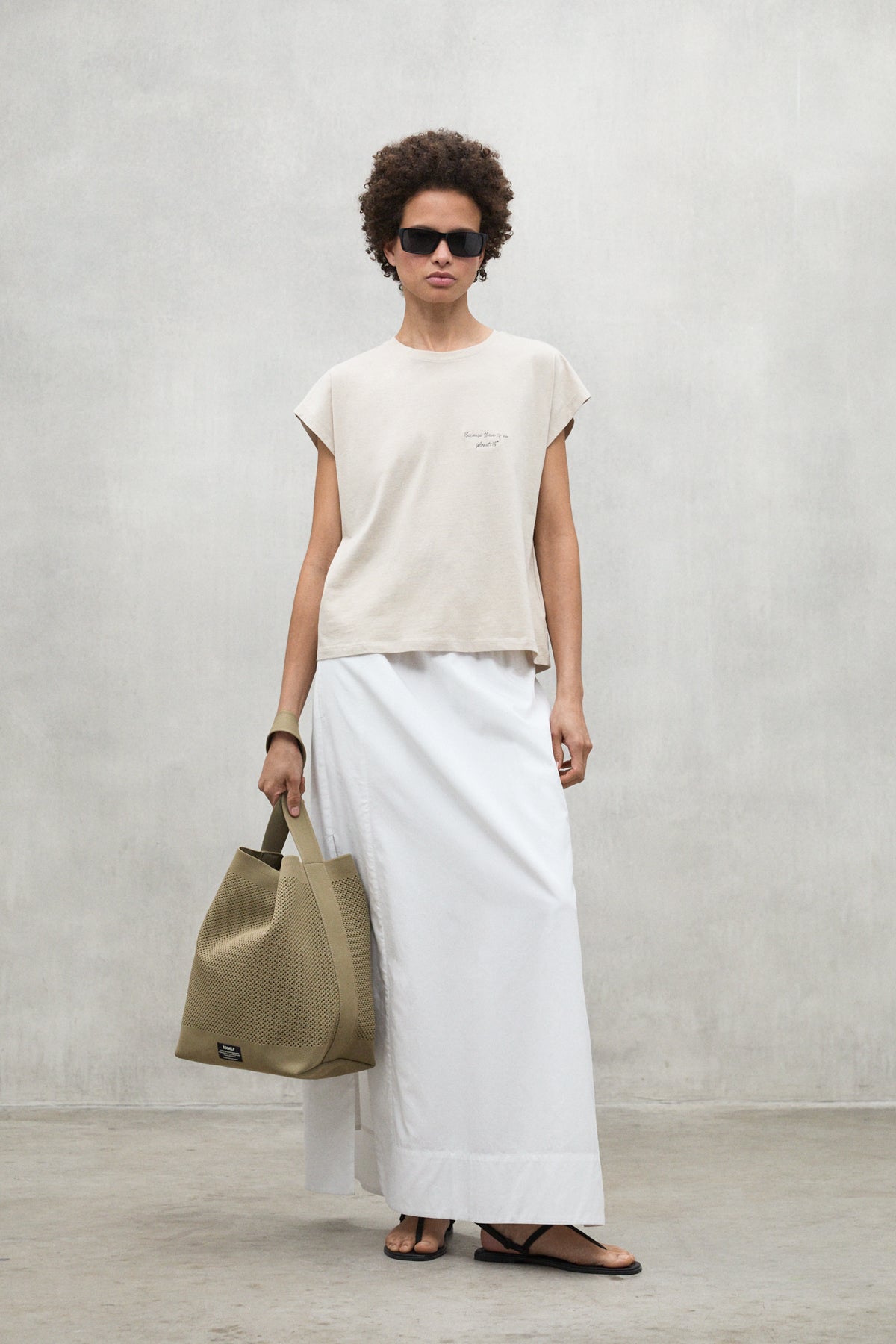 camiseta-ecoalf-namur-beige-de-mujer-50-algod-n-reciclado-fit-holgado image 1