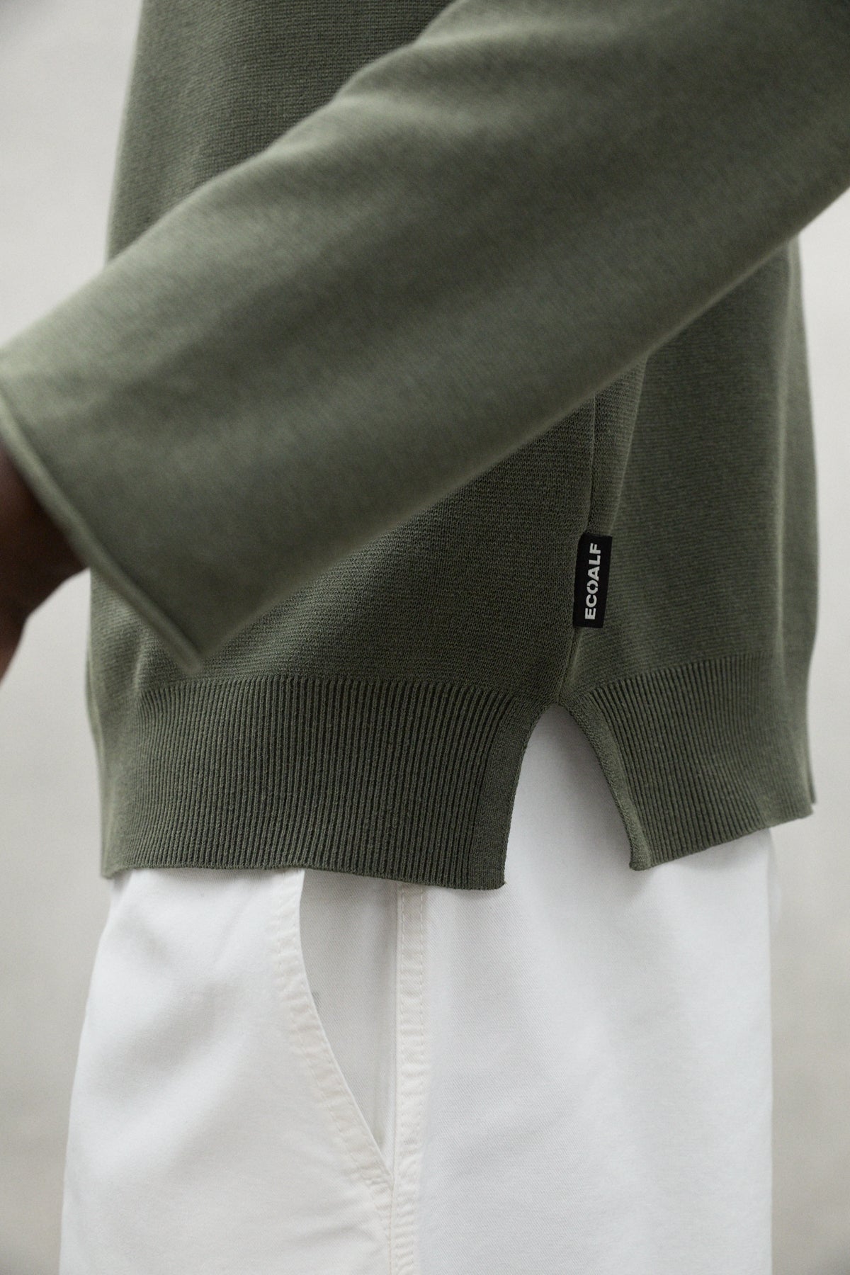 ecoalf-jersey-yulan-khaki-para-hombre-algod-n-org-nico-y-lino-punto-milano-14gg image 4
