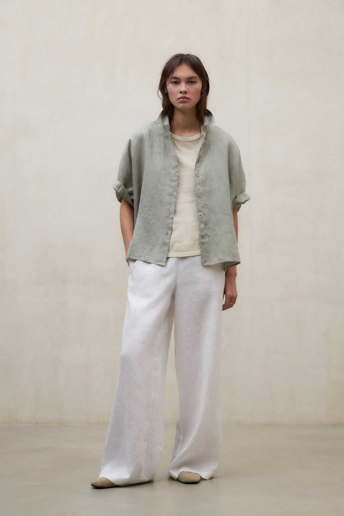 camisa-melania-verde-ecoalf-lino-80-oversize-mujer image 1