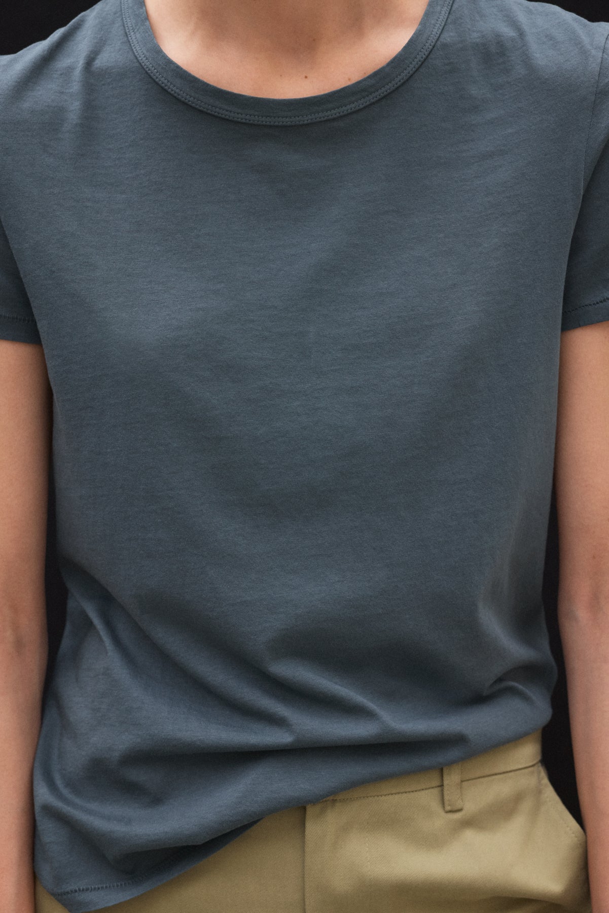 camiseta-keile-ecoalf-khaki-de-algod-n-regenerativo-para-mujer image 3