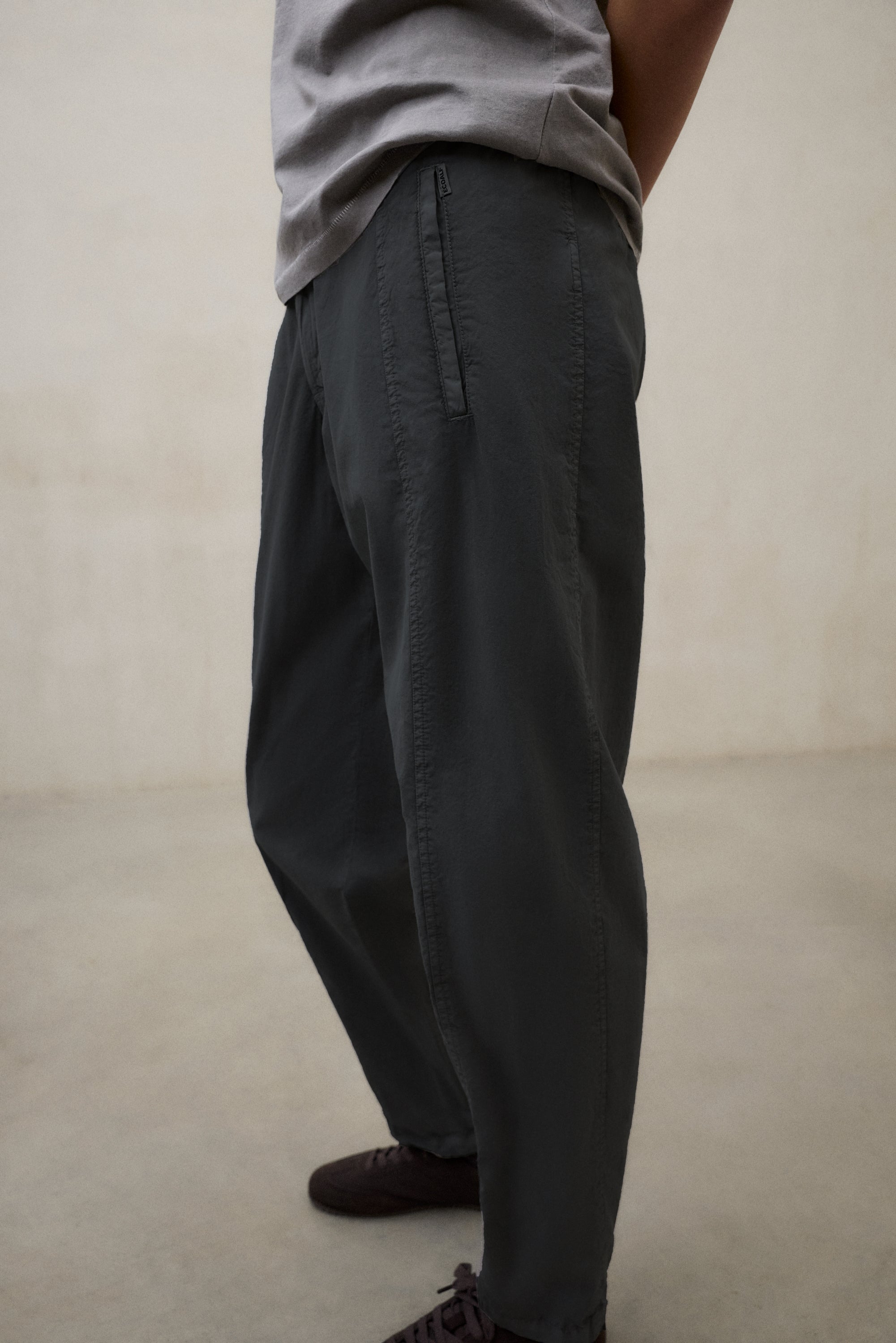 pantalones-ecoalf-ripoll-gris-para-mujer-100-algod-n-regenerativo-suavidad-super image 1