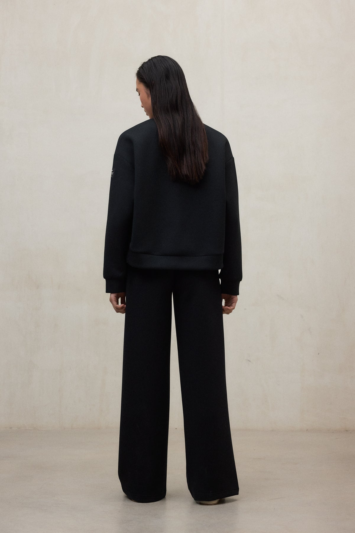 sudadera-ecoalf-ambolo-negra-sudadera-oversize-de-poli-ster-reciclado image 3