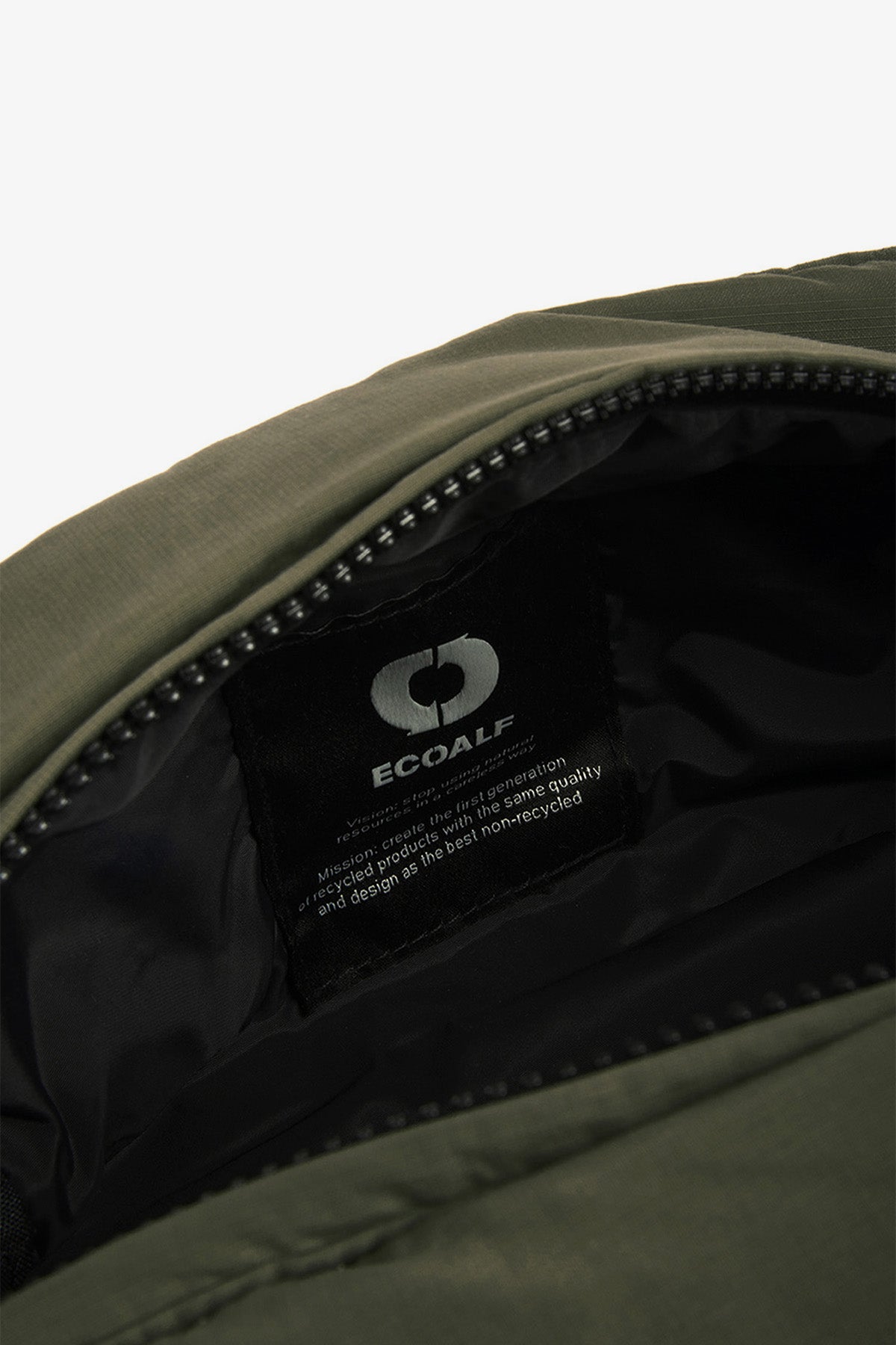 ecoalf-neceser-flock-verde-oscuro-100-poli-ster-reciclado-textile-to-textile-tal image 5