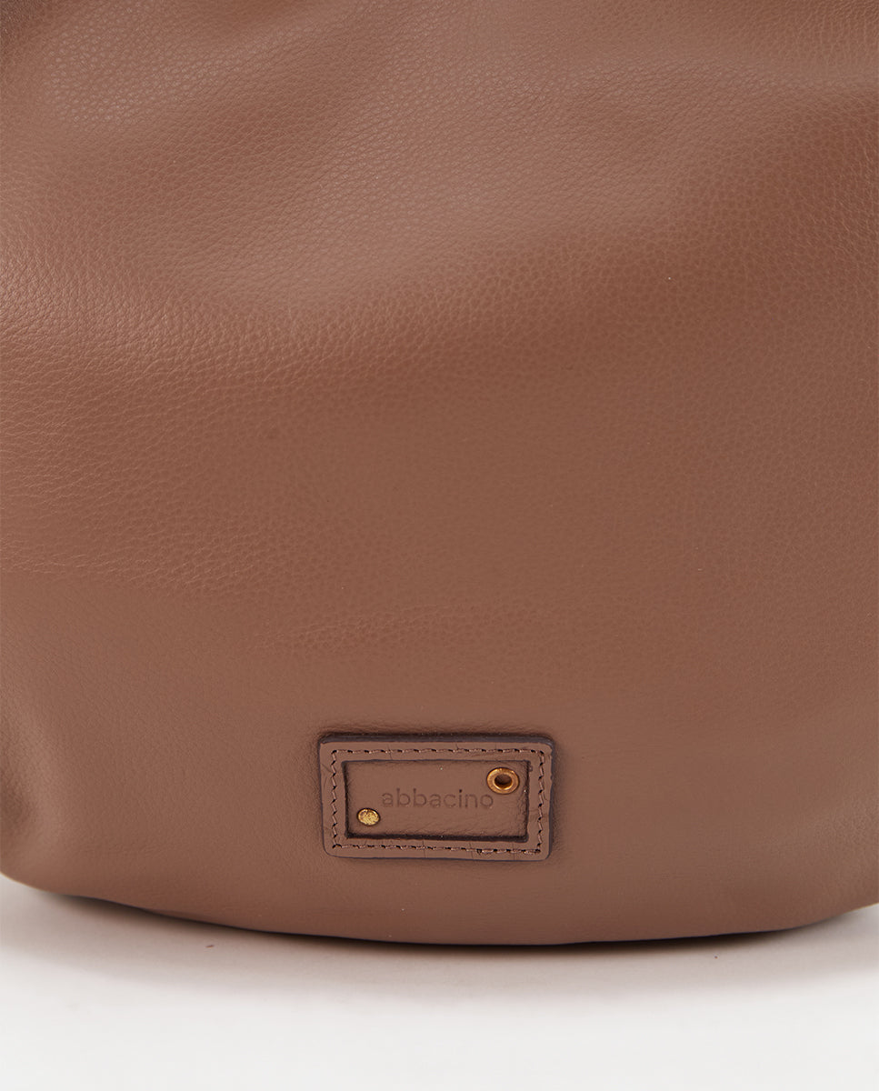 abbacino-bolso-de-hombro-en-piel-taupe-coco-grabado image 6