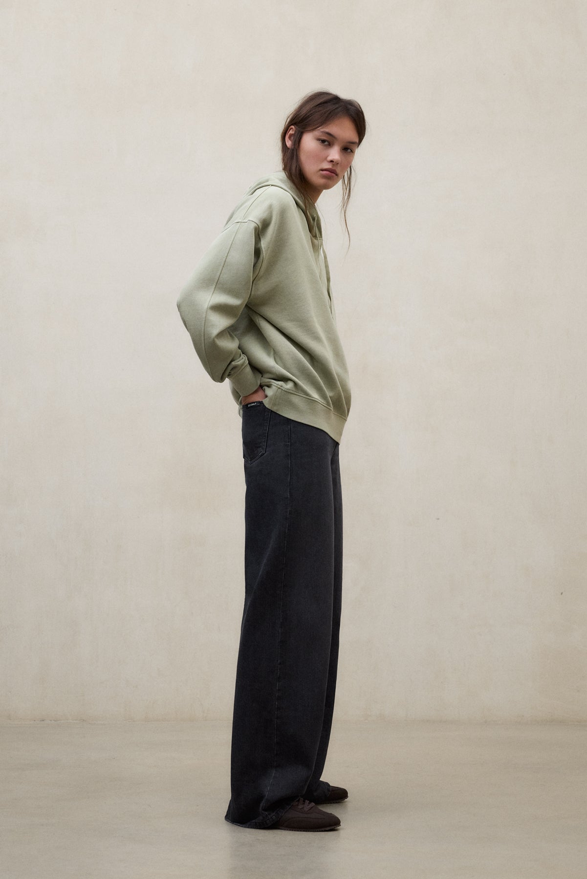 ecoalf-sudadera-bianca-verde-100-algod-n-reciclado-con-capucha-y-cordones image 6